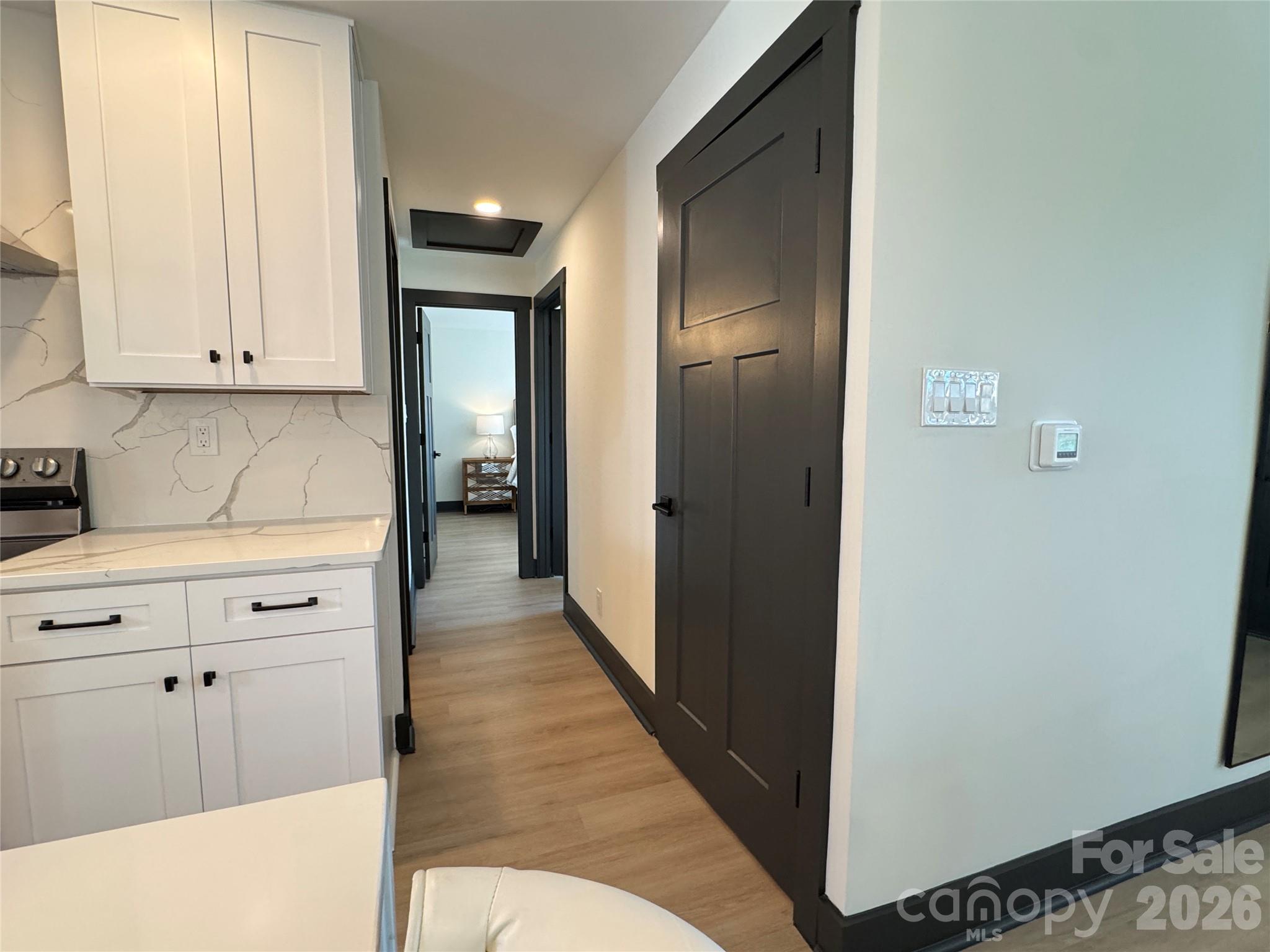 5916 Griffith Road Property Photo 15