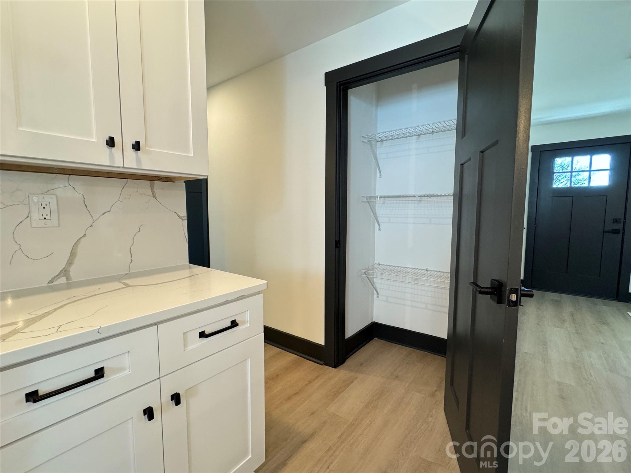 5916 Griffith Road Property Photo 16