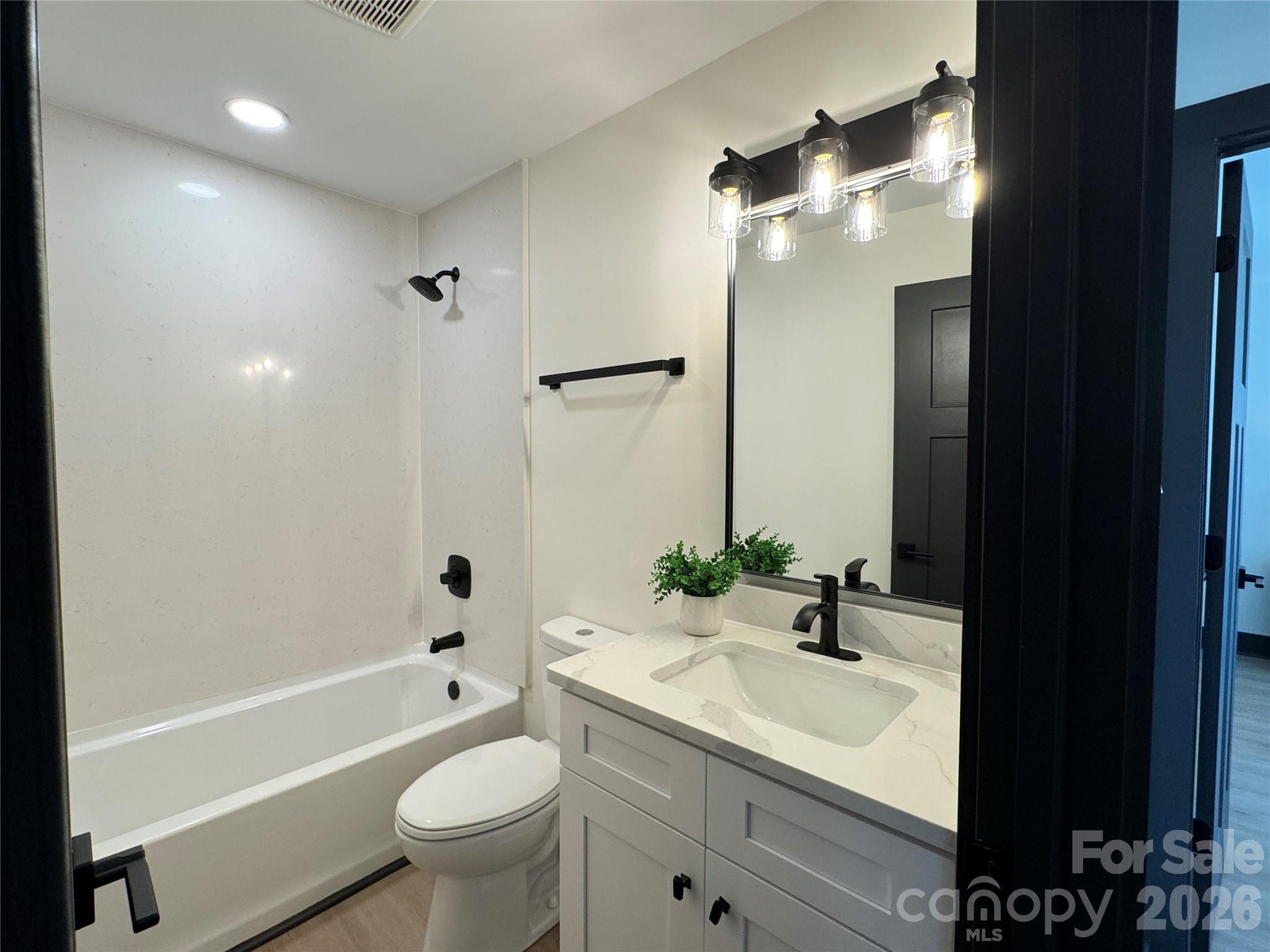 5916 Griffith Road Property Photo 17