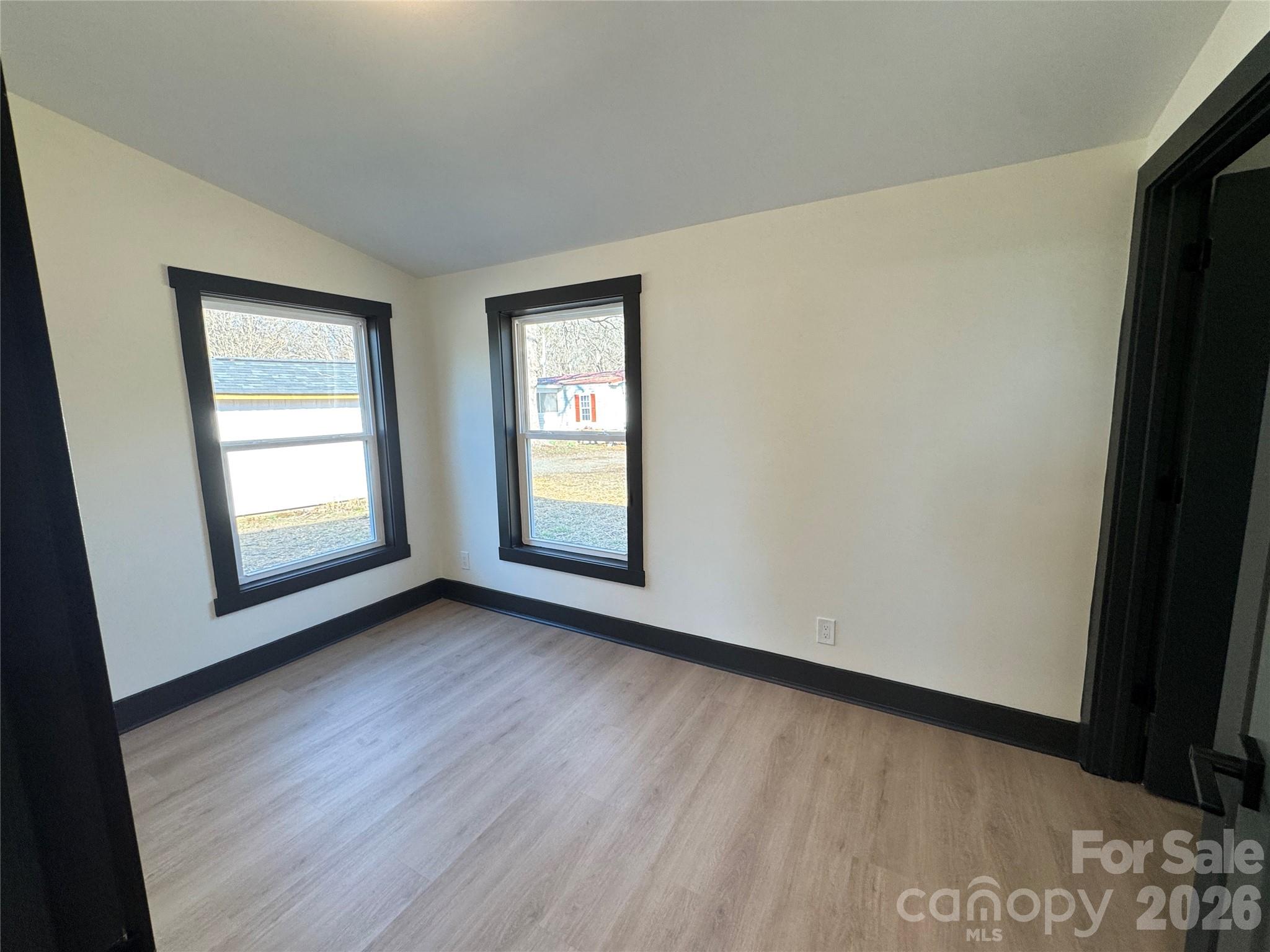 5916 Griffith Road Property Photo 27