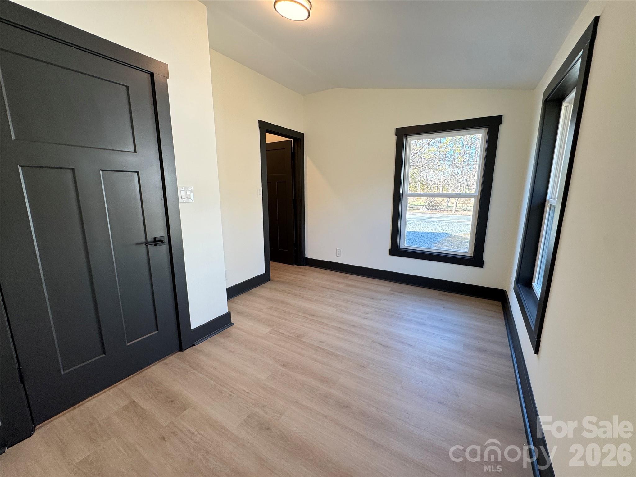 5916 Griffith Road Property Photo 28