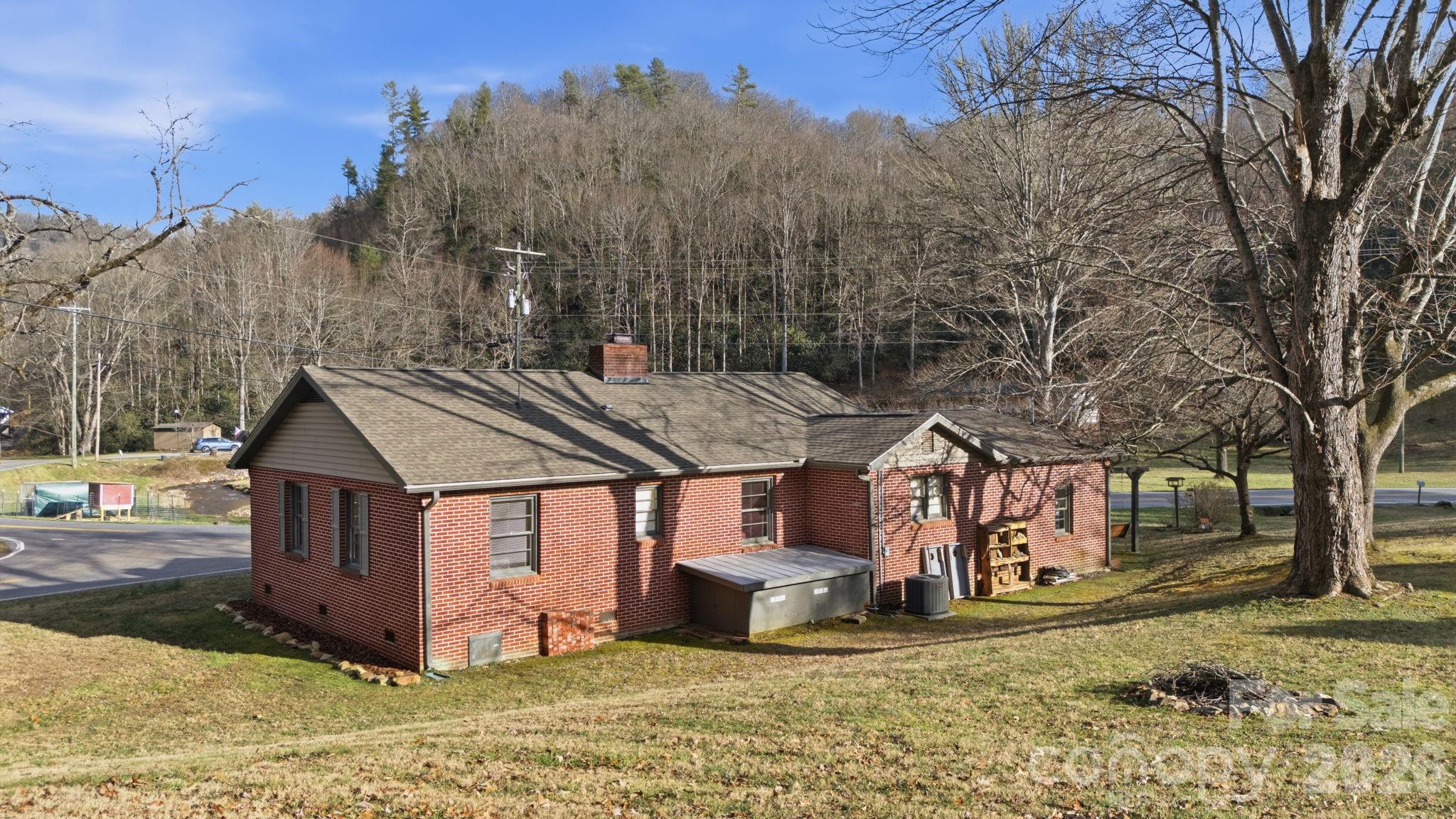 504 Greens Creek Road Property Photo 3
