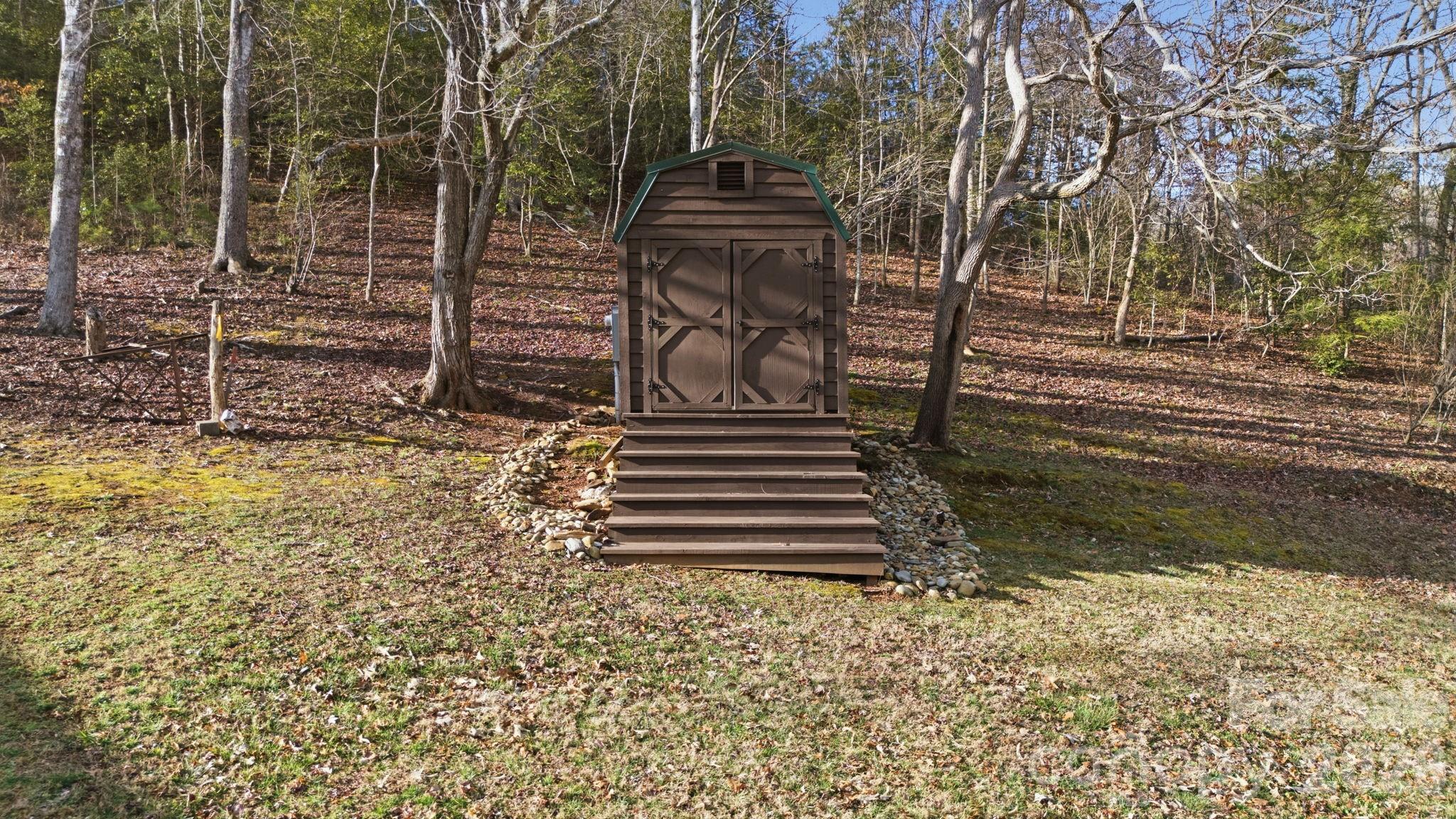 504 Greens Creek Road Property Photo 5