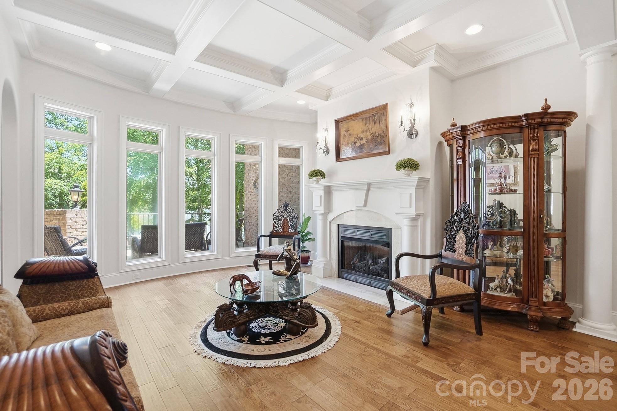 932 Thorn Ridge Lane Property Photo 7