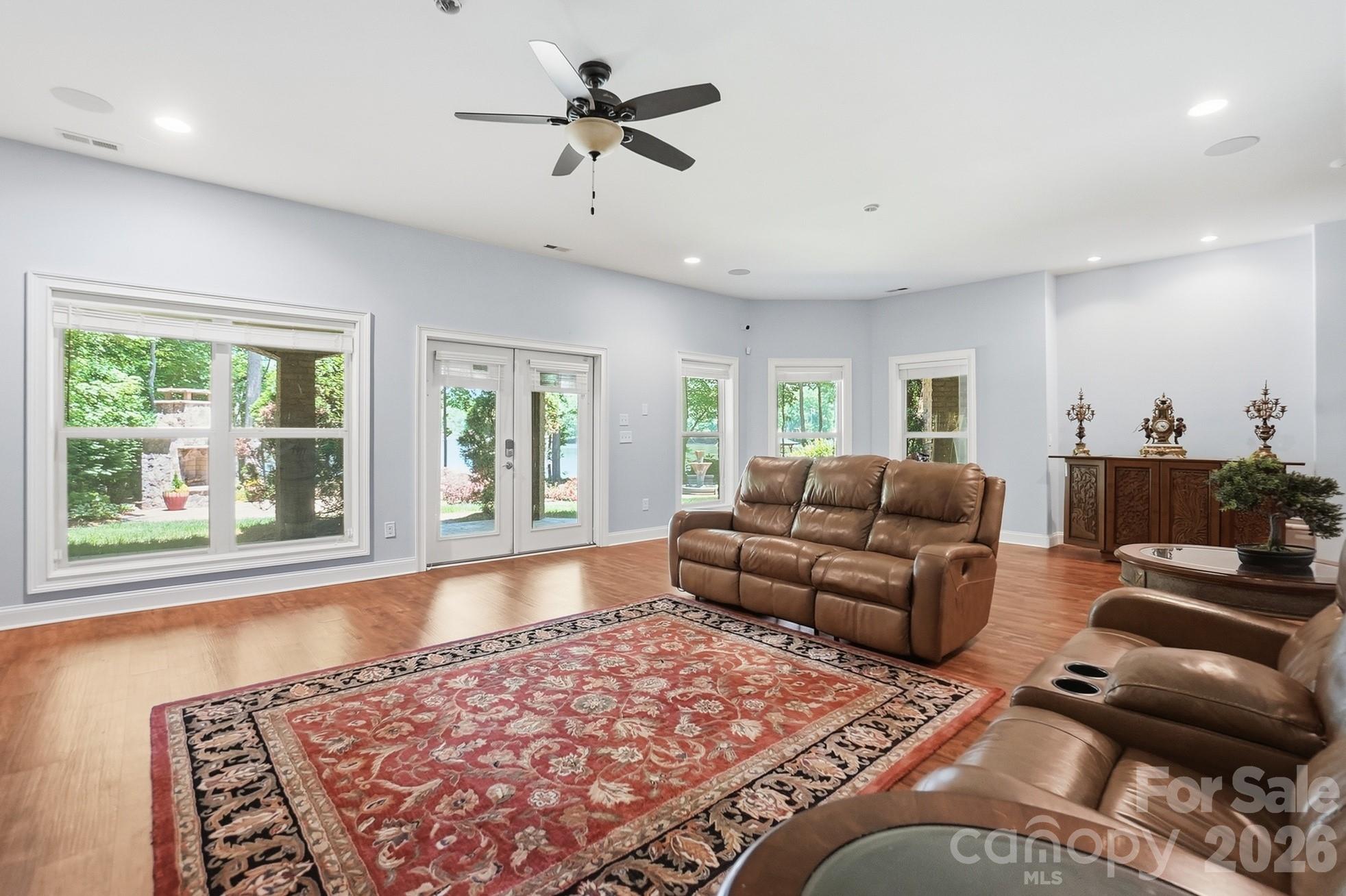 932 Thorn Ridge Lane Property Photo 30