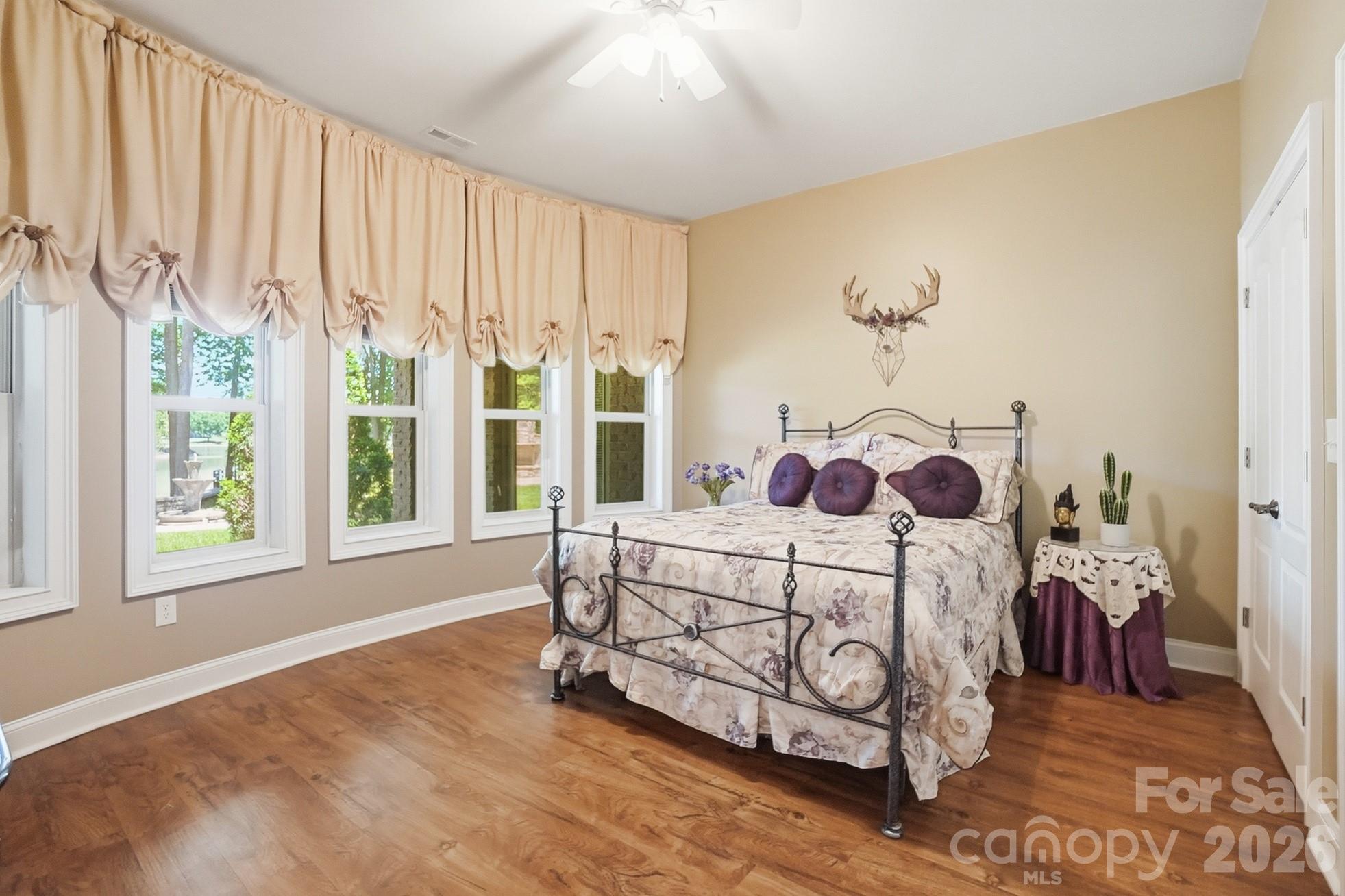 932 Thorn Ridge Lane Property Photo 32