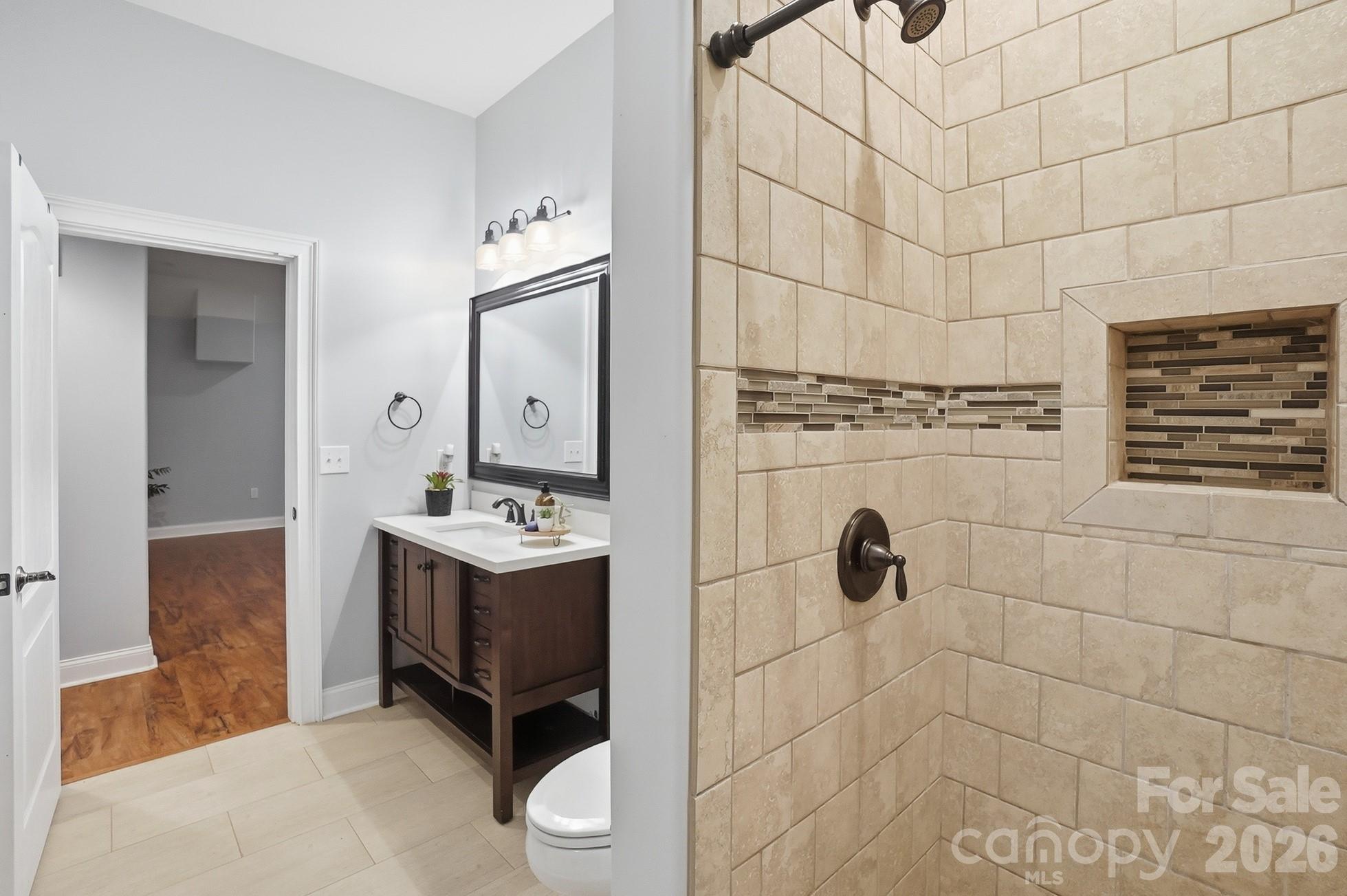 932 Thorn Ridge Lane Property Photo 33