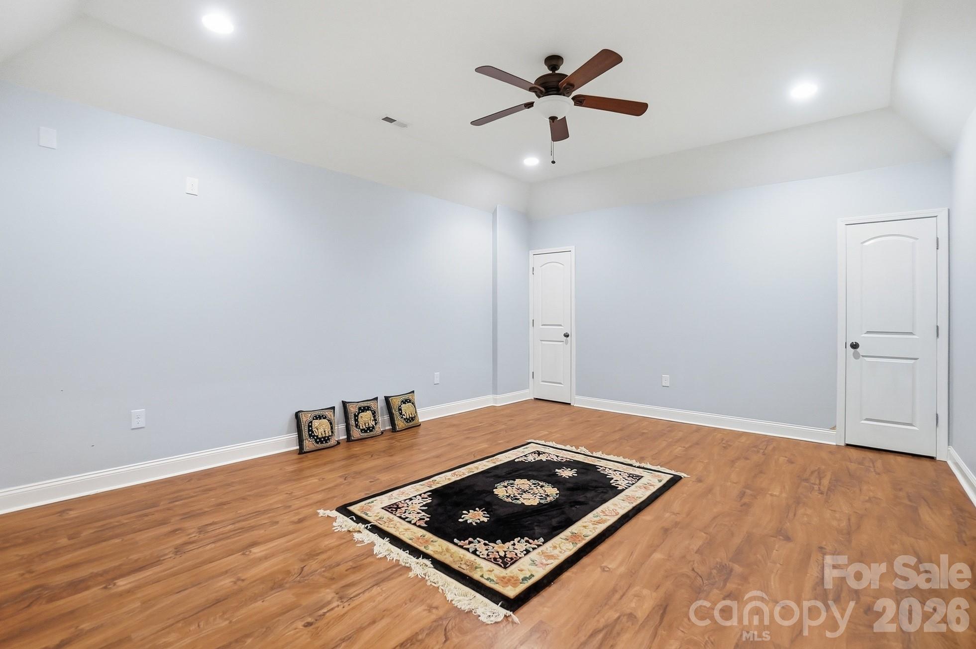 932 Thorn Ridge Lane Property Photo 34
