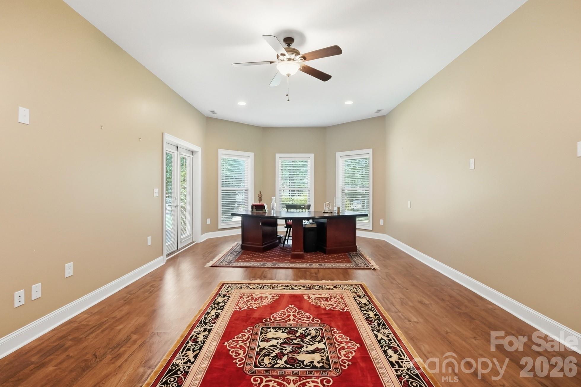 932 Thorn Ridge Lane Property Photo 35