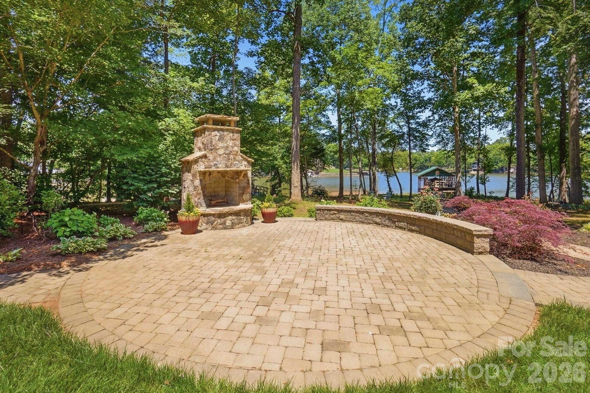 932 Thorn Ridge Lane Property Photo 39