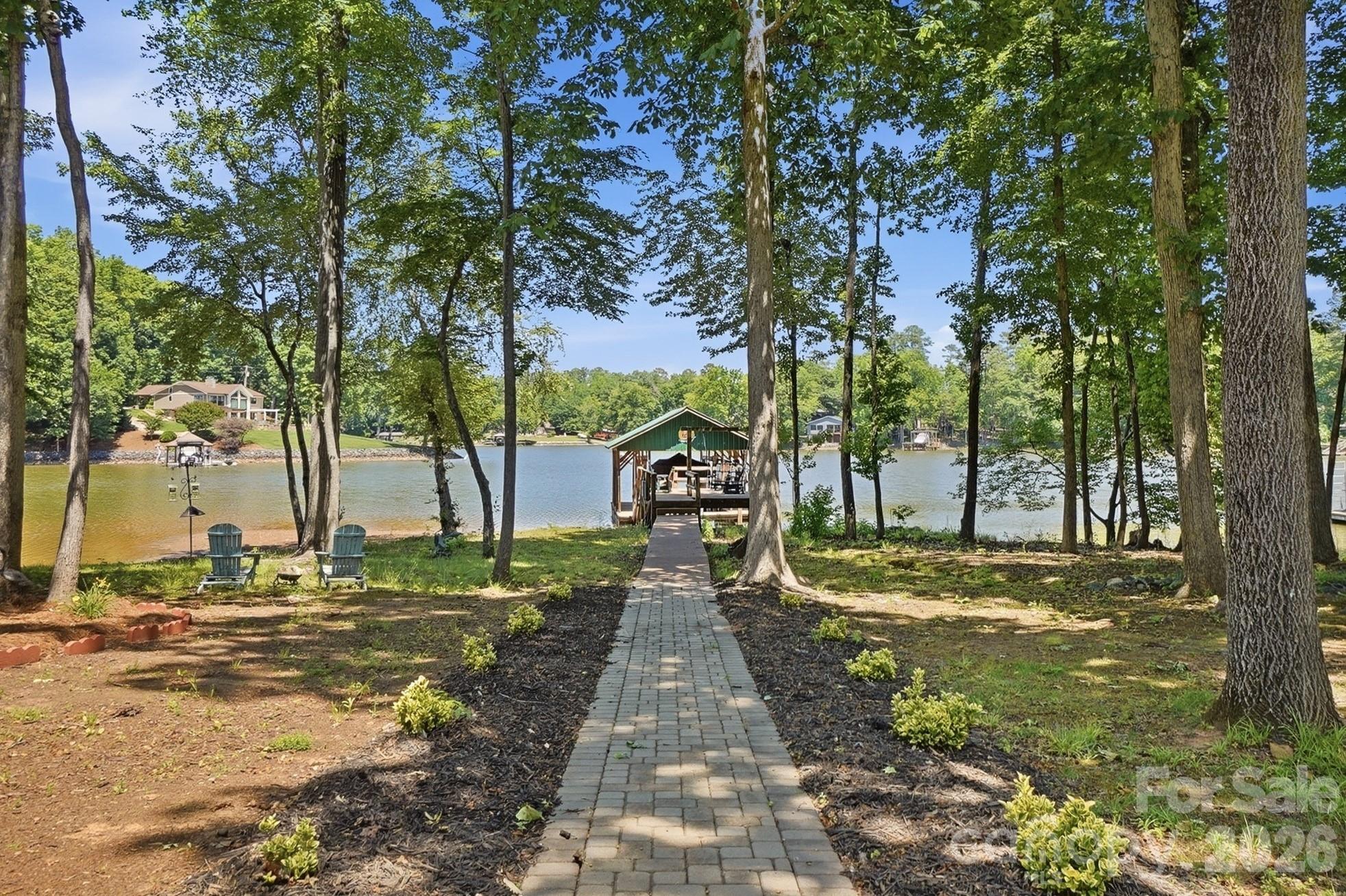 932 Thorn Ridge Lane Property Photo 42