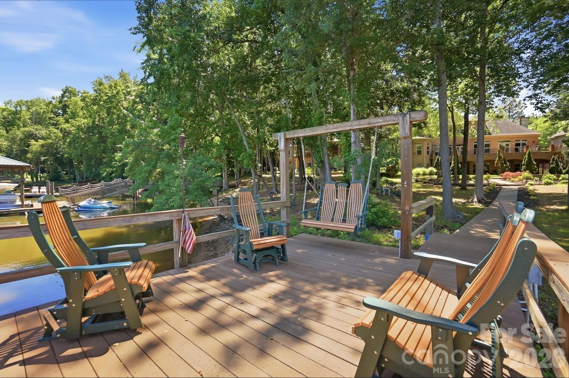 932 Thorn Ridge Lane Property Photo 44