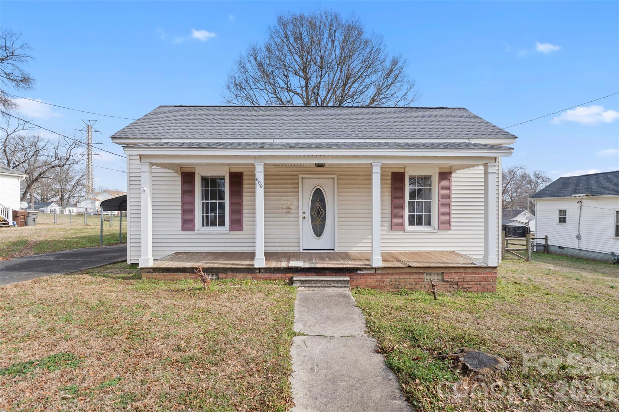 606 N Juniper Street Property Photo 1