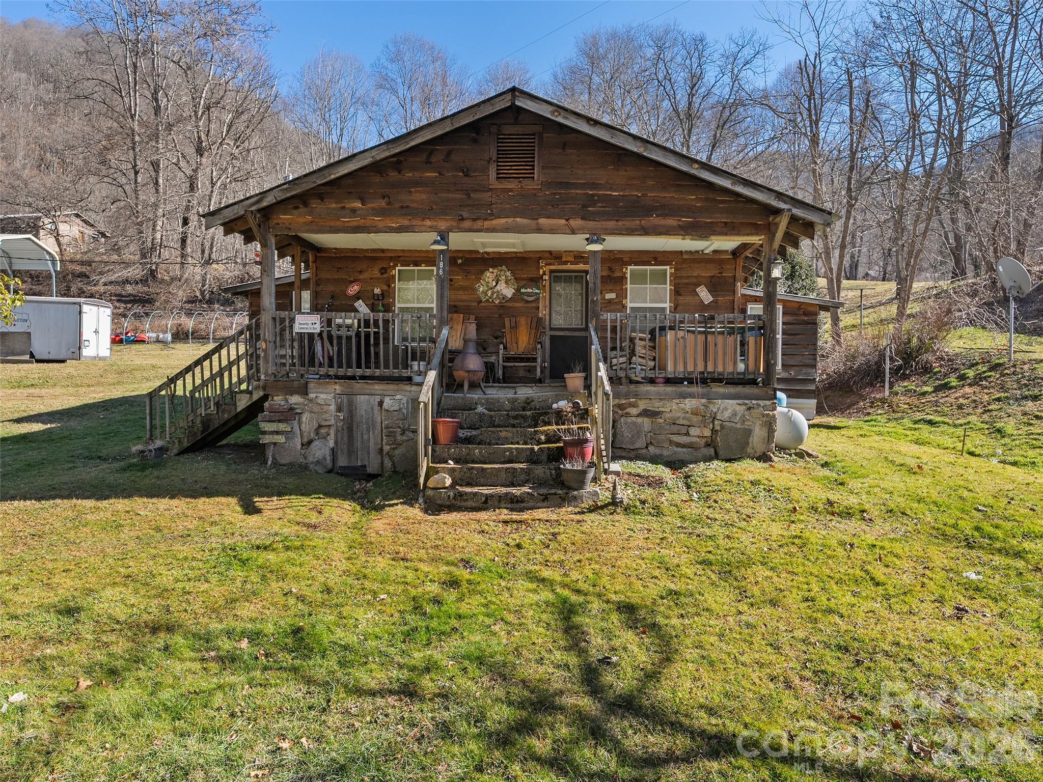 186 Creekmont Drive Property Photo 1