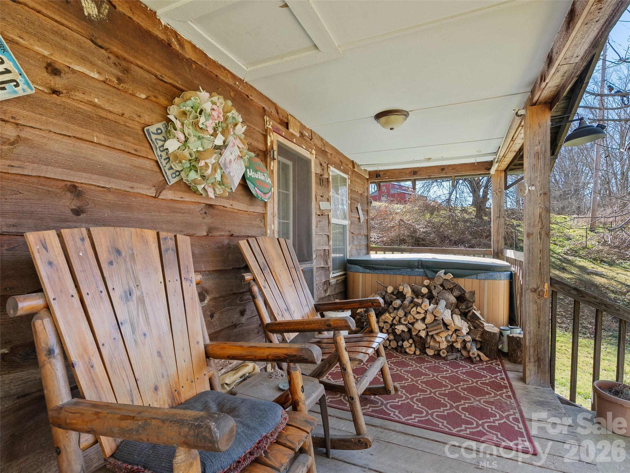 186 Creekmont Drive Property Photo 5