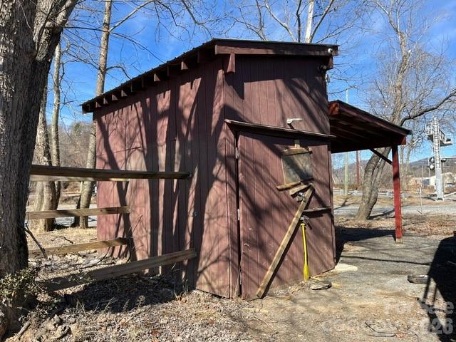 704 Riverside Drive Property Photo 8