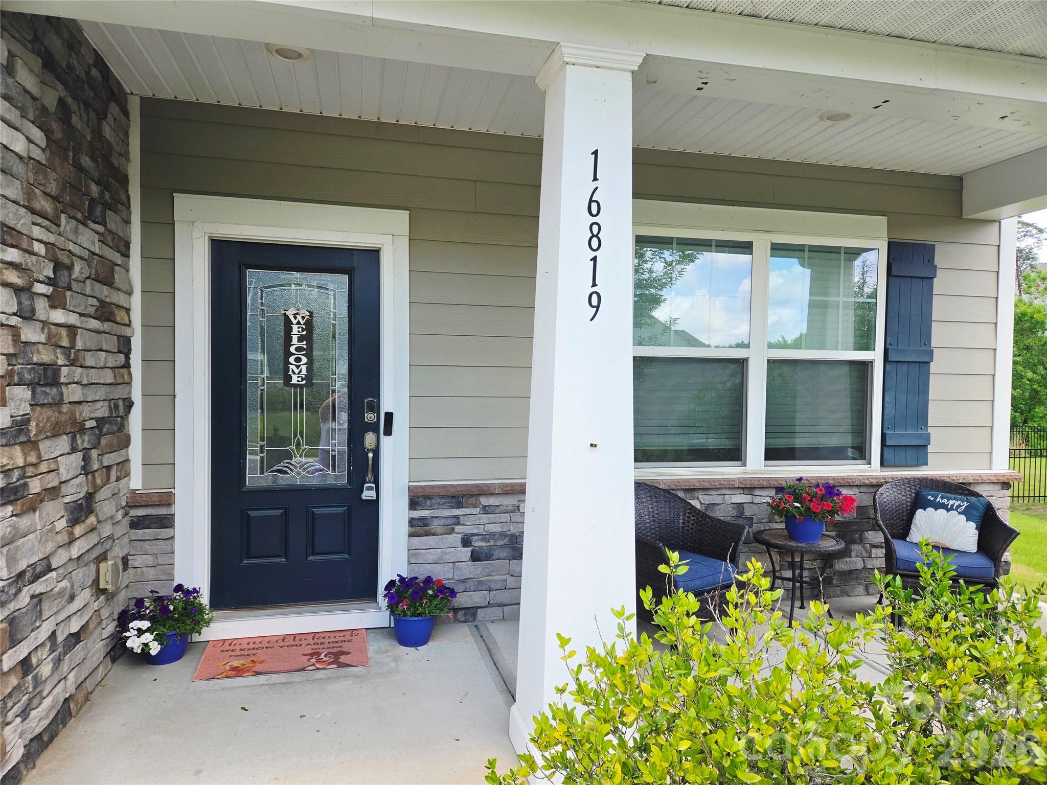 16819 Cozy Cove Road Property Photo 3