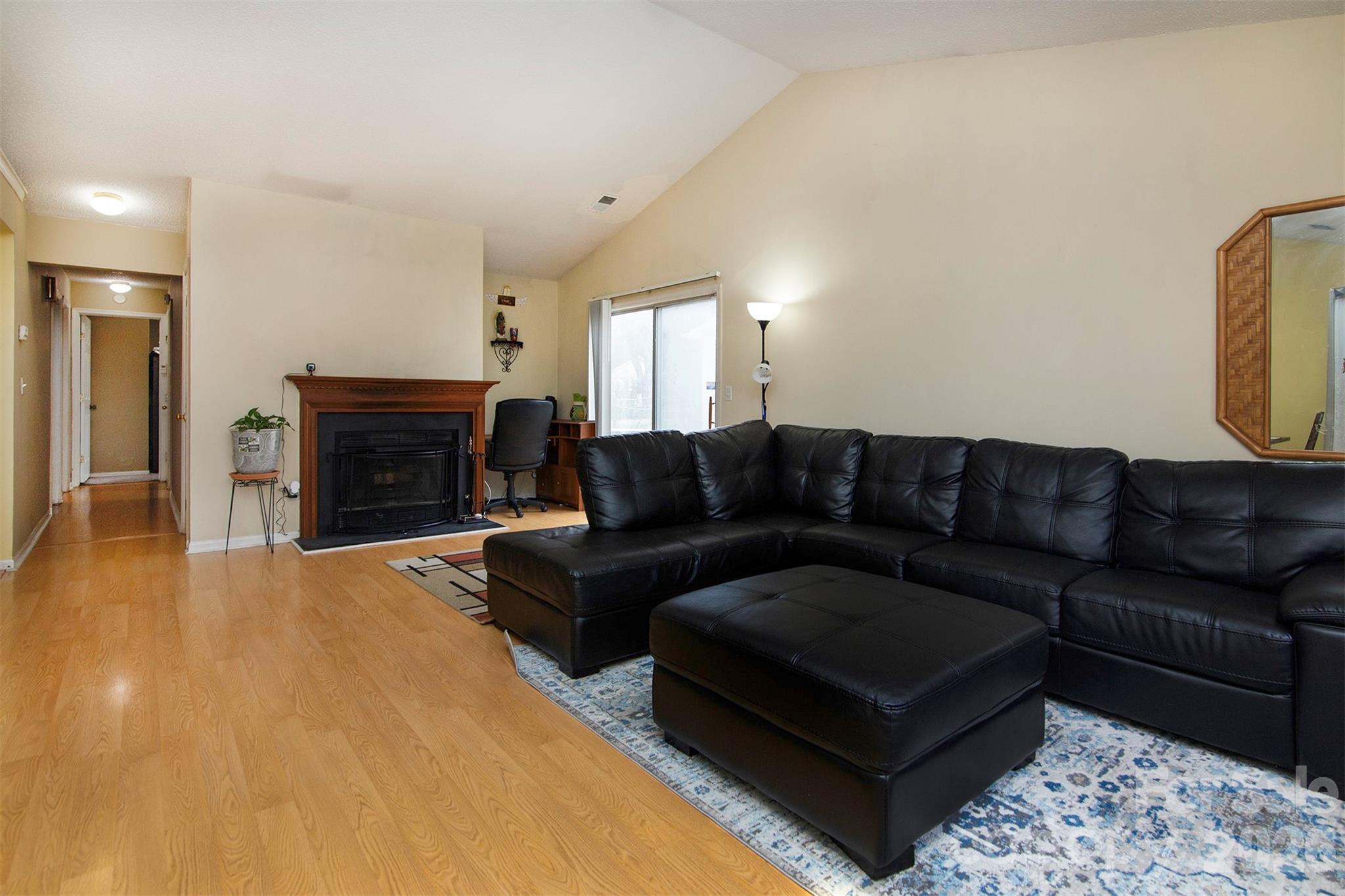 4803 Harri Ann Drive Property Photo 6