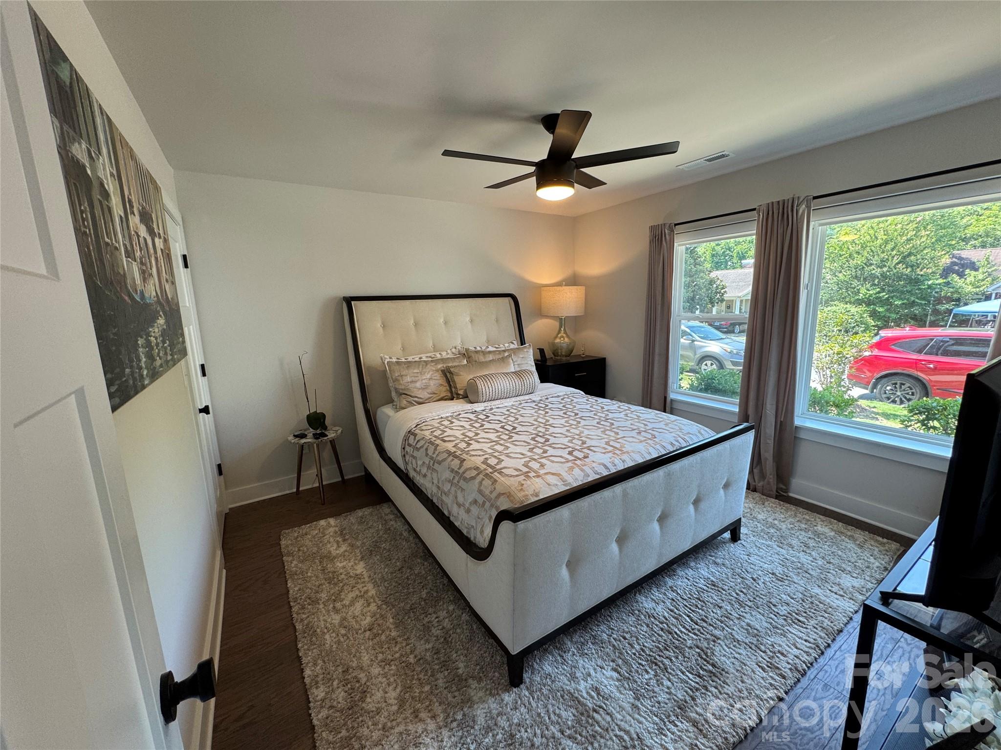 322 E Cama Street Property Photo 4
