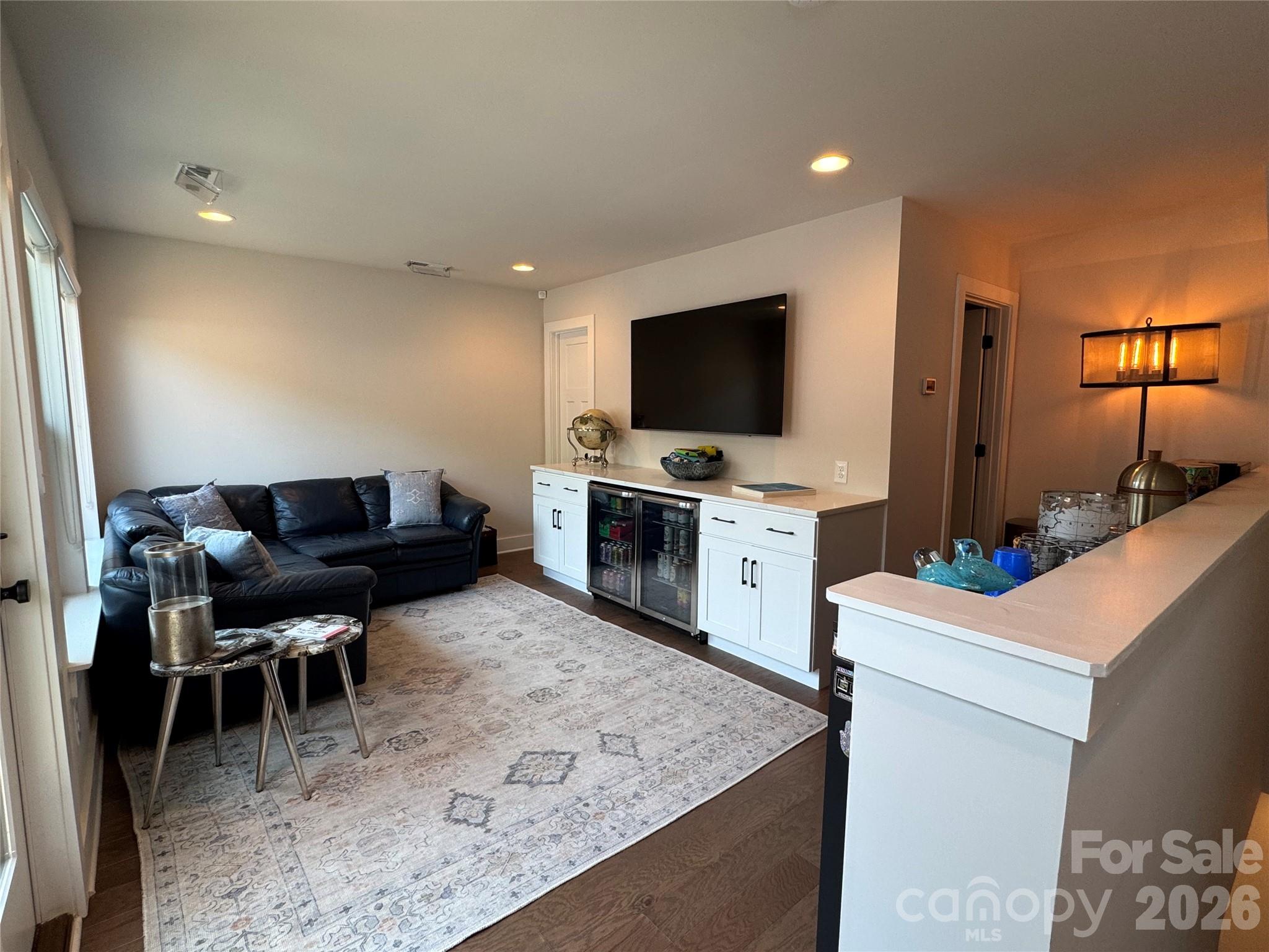 322 E Cama Street Property Photo 17