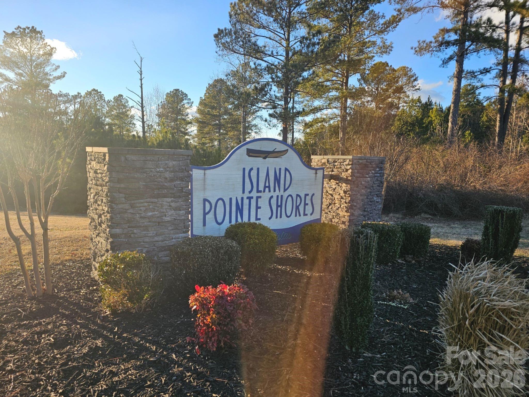 2076 Island View Lane Property Photo 1