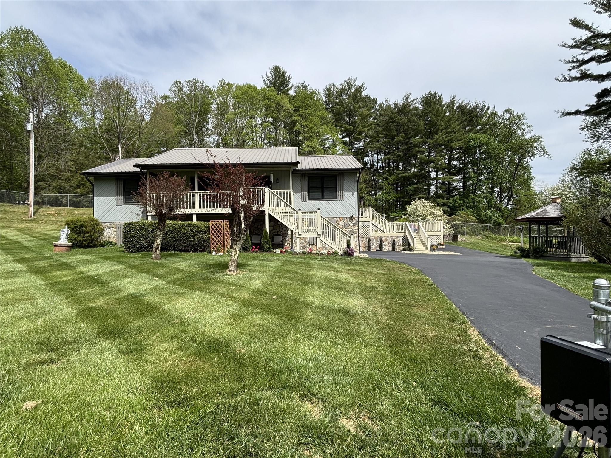 342 Mountain View Road Property Photo 1