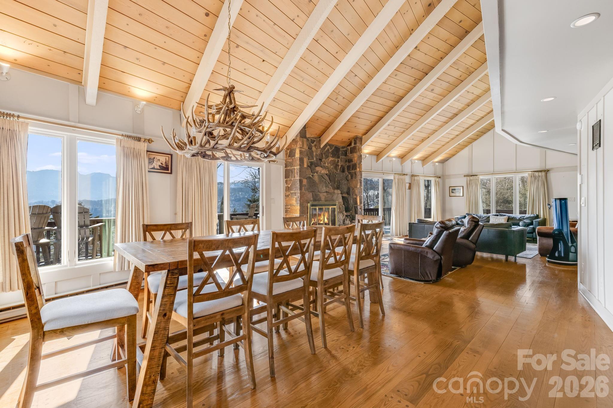 301 Highland Circle Property Photo 3