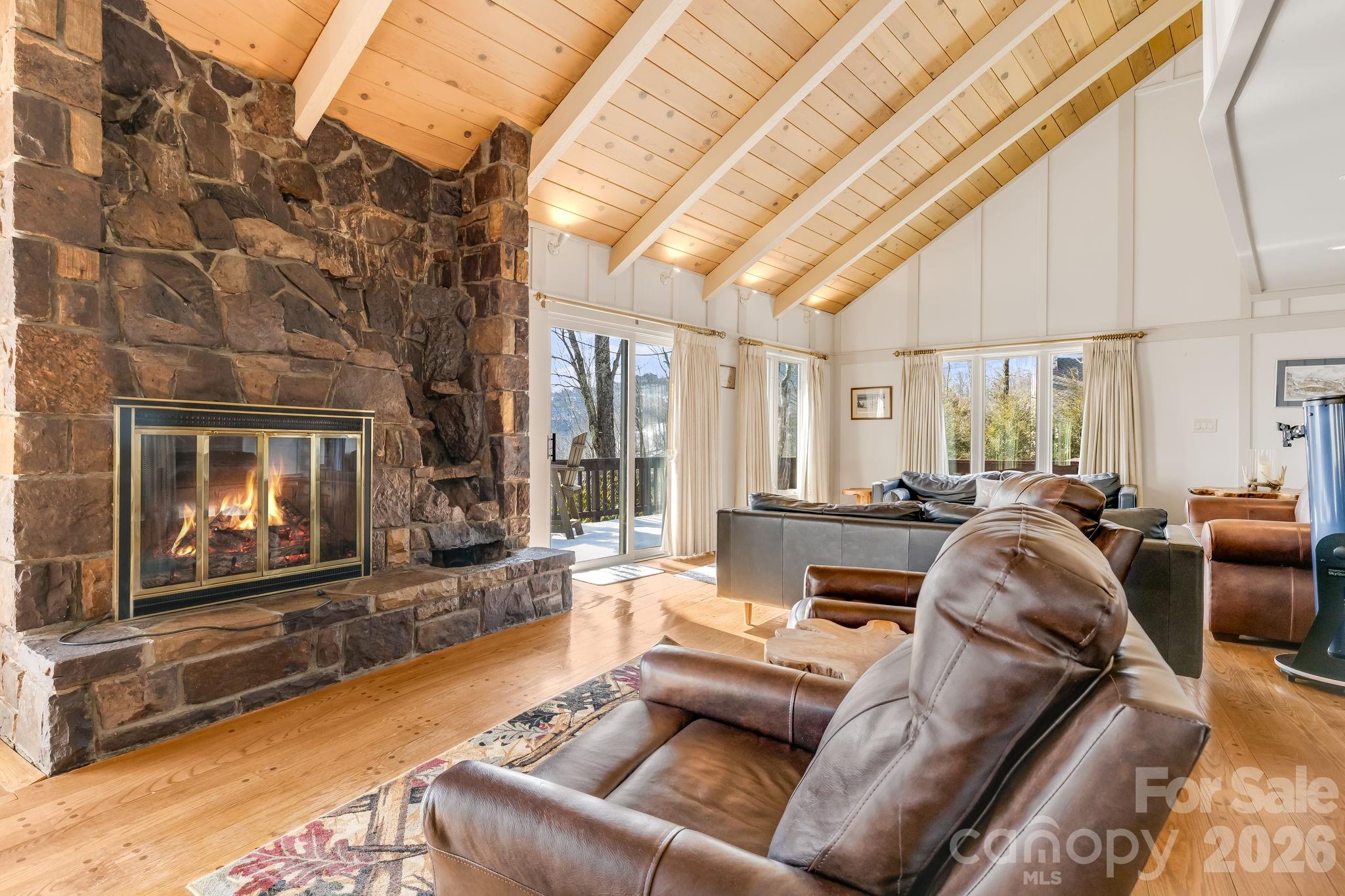 301 Highland Circle Property Photo 4