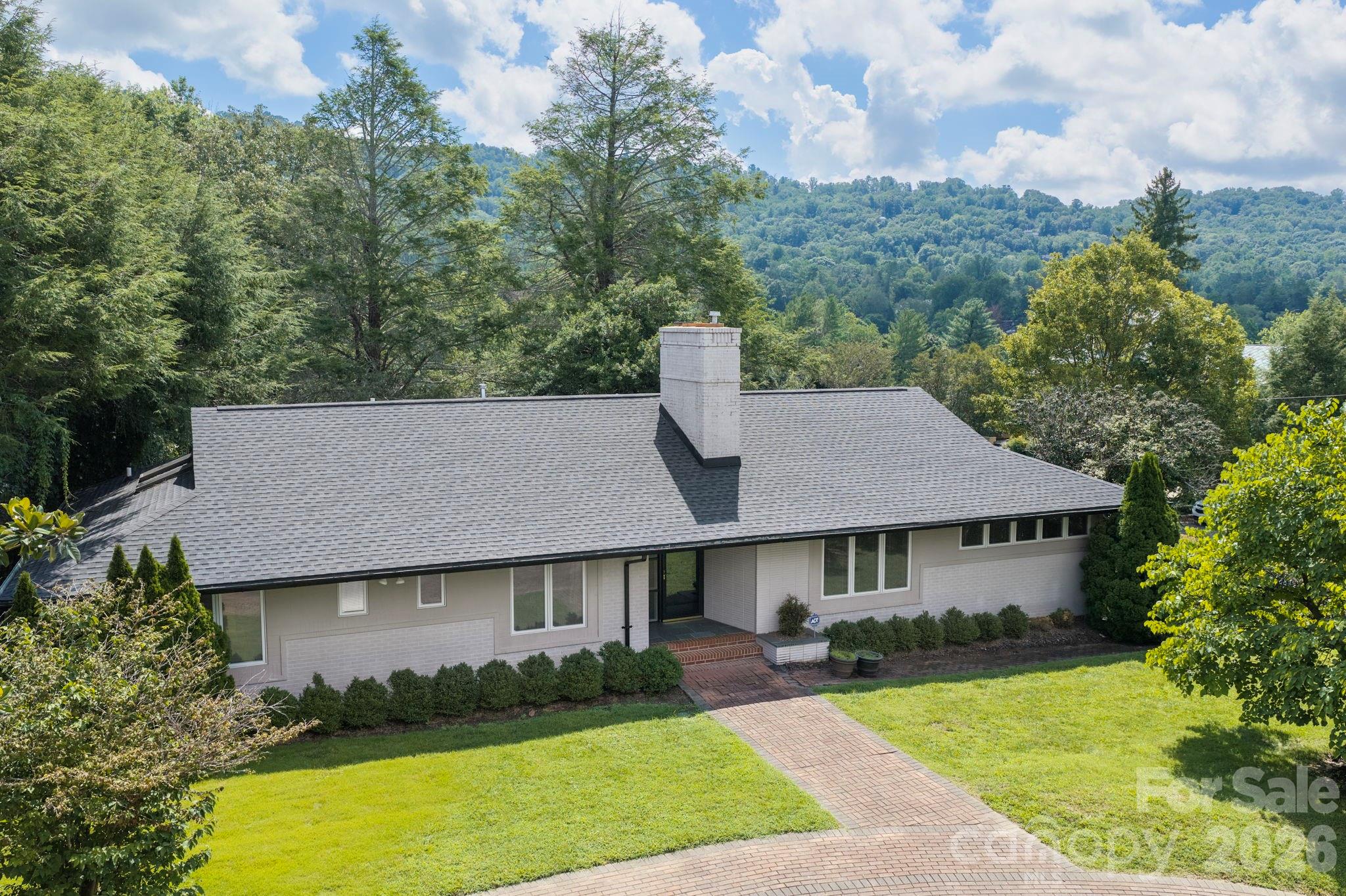 159 Kimberly Avenue Property Photo 4