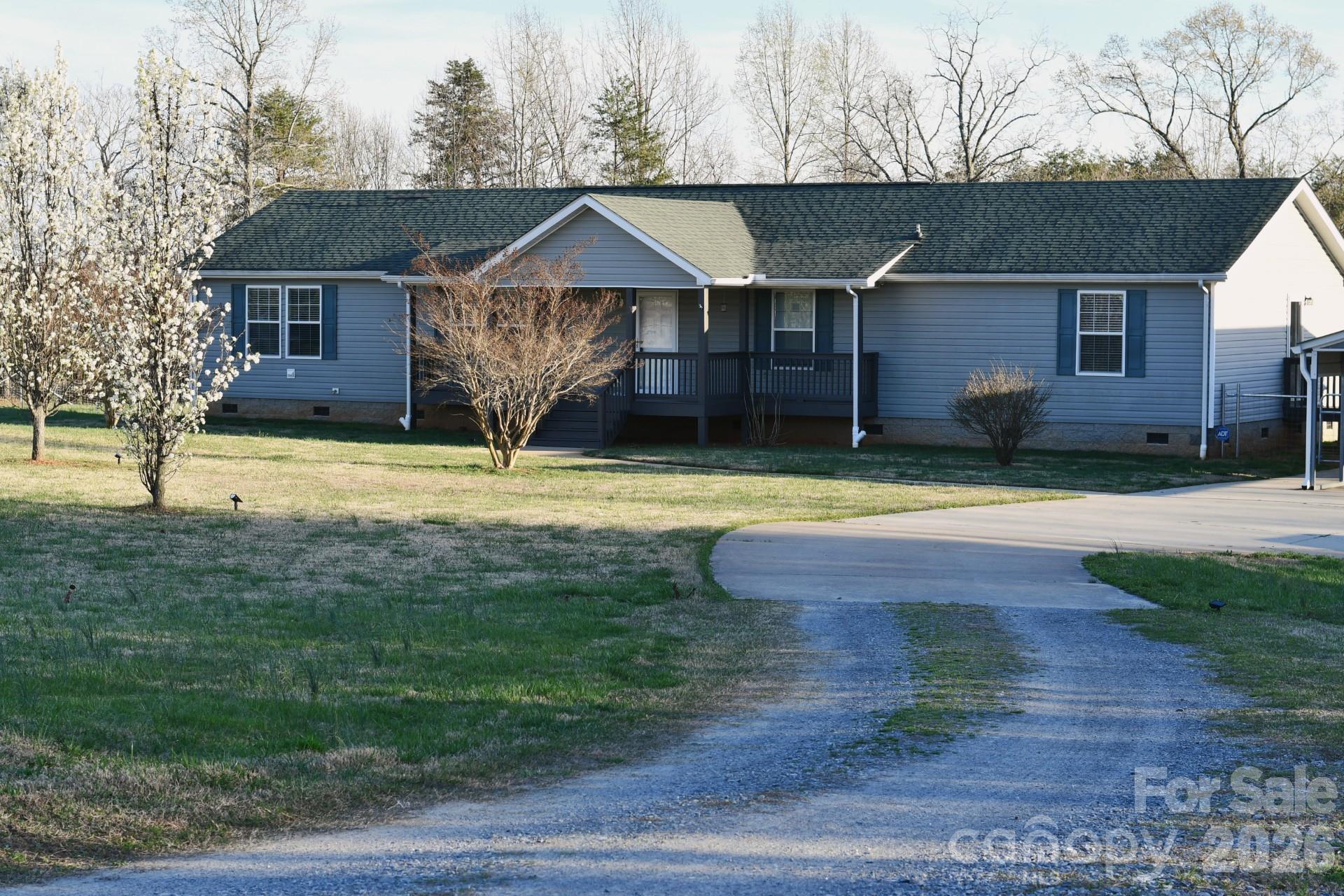 3343 Hollis Road Property Photo 2