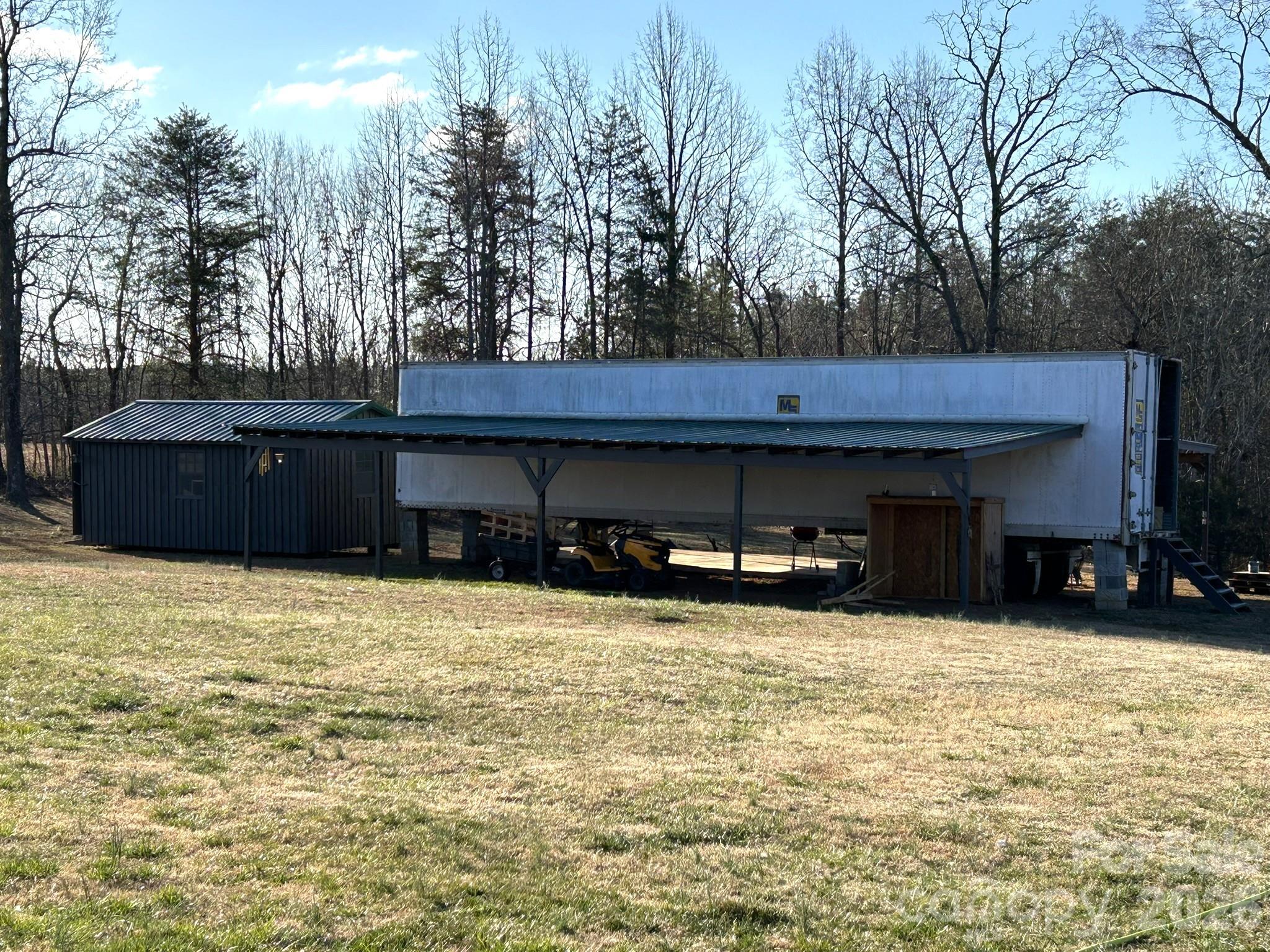 3343 Hollis Road Property Photo 12