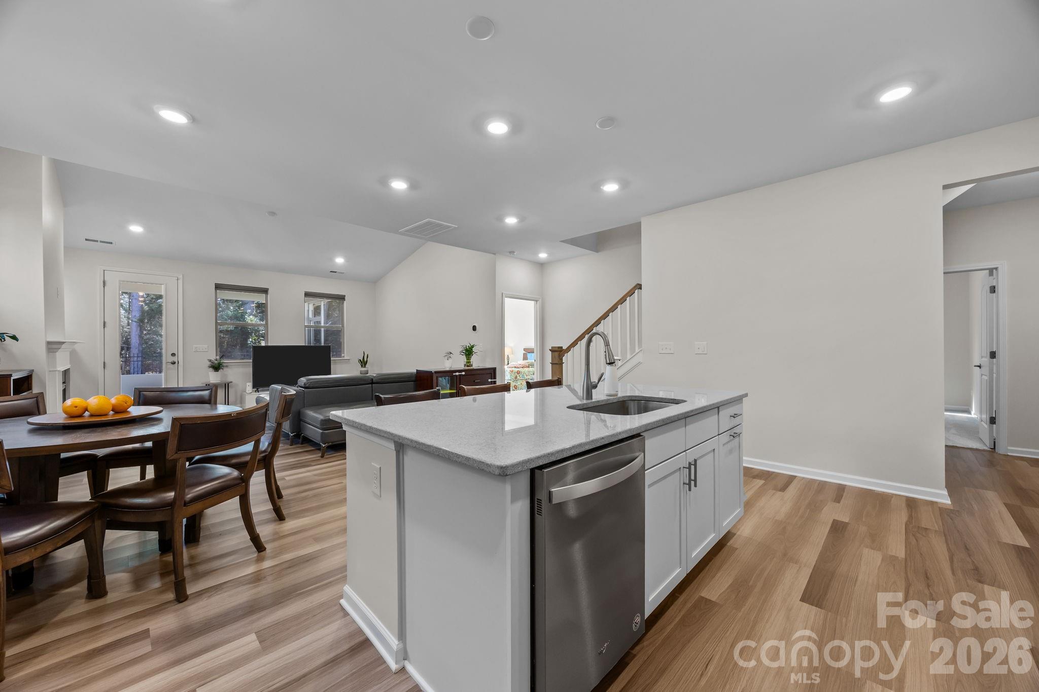 528 Rustlewood Way Property Photo 7