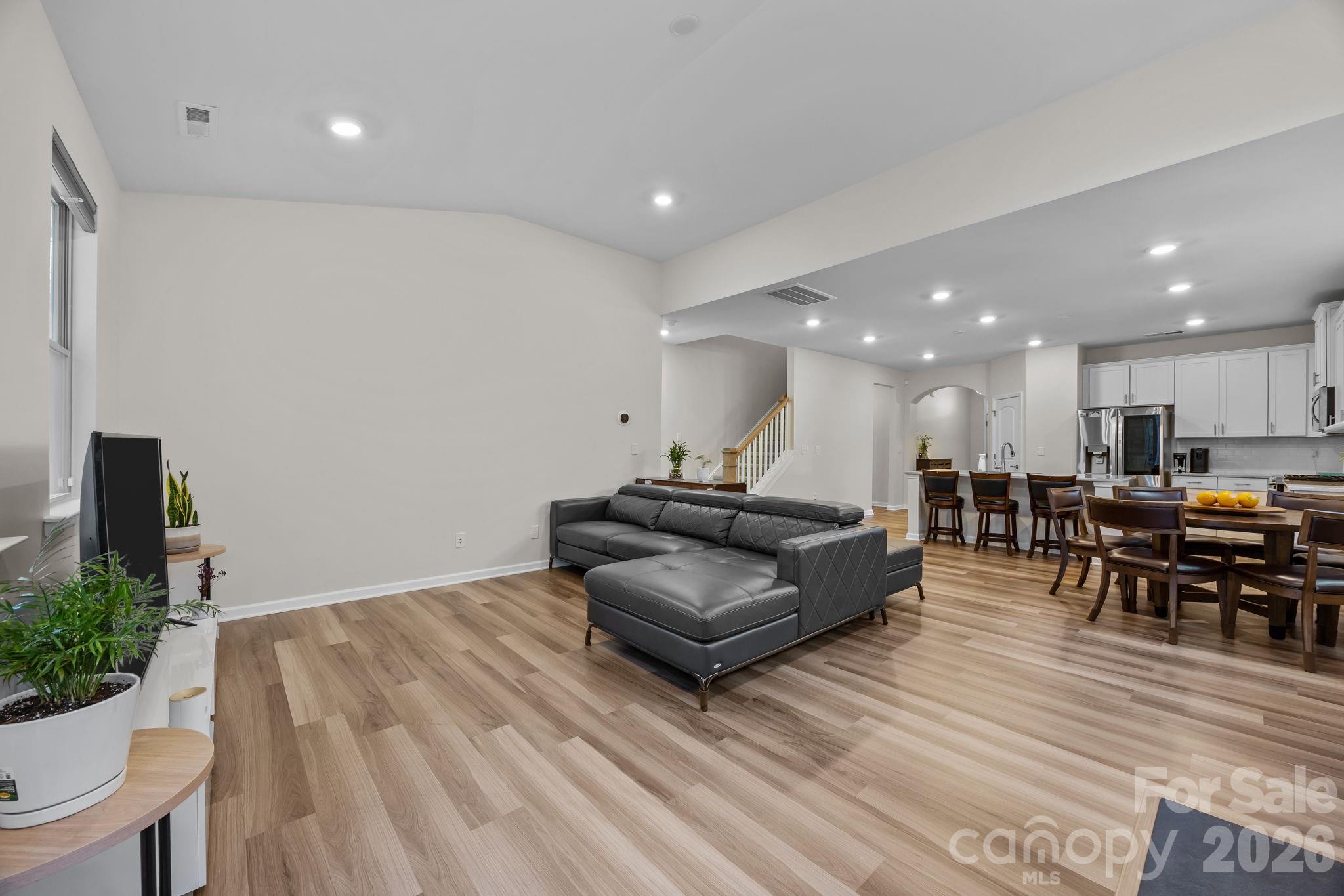 528 Rustlewood Way Property Photo 11