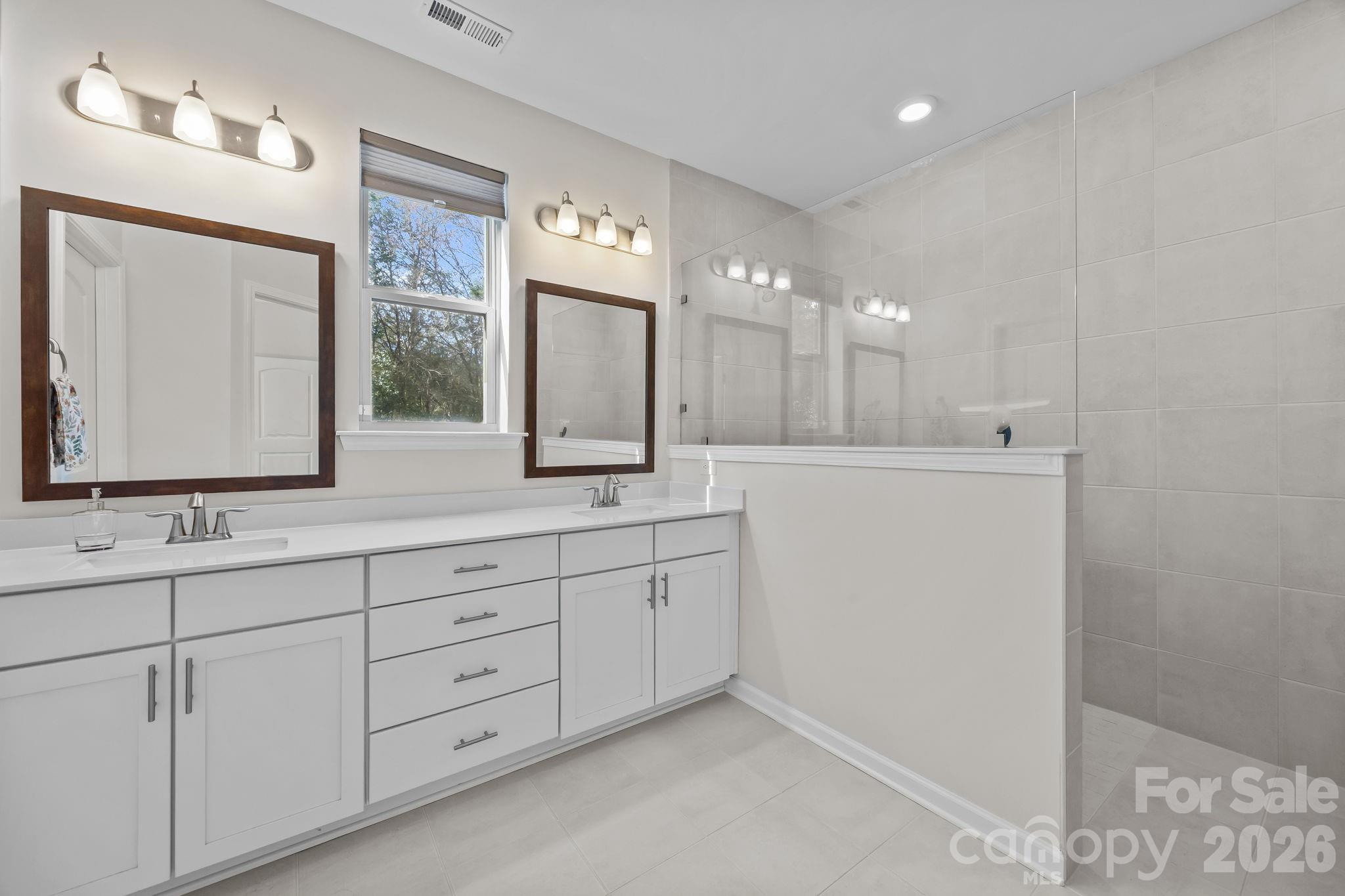 528 Rustlewood Way Property Photo 14