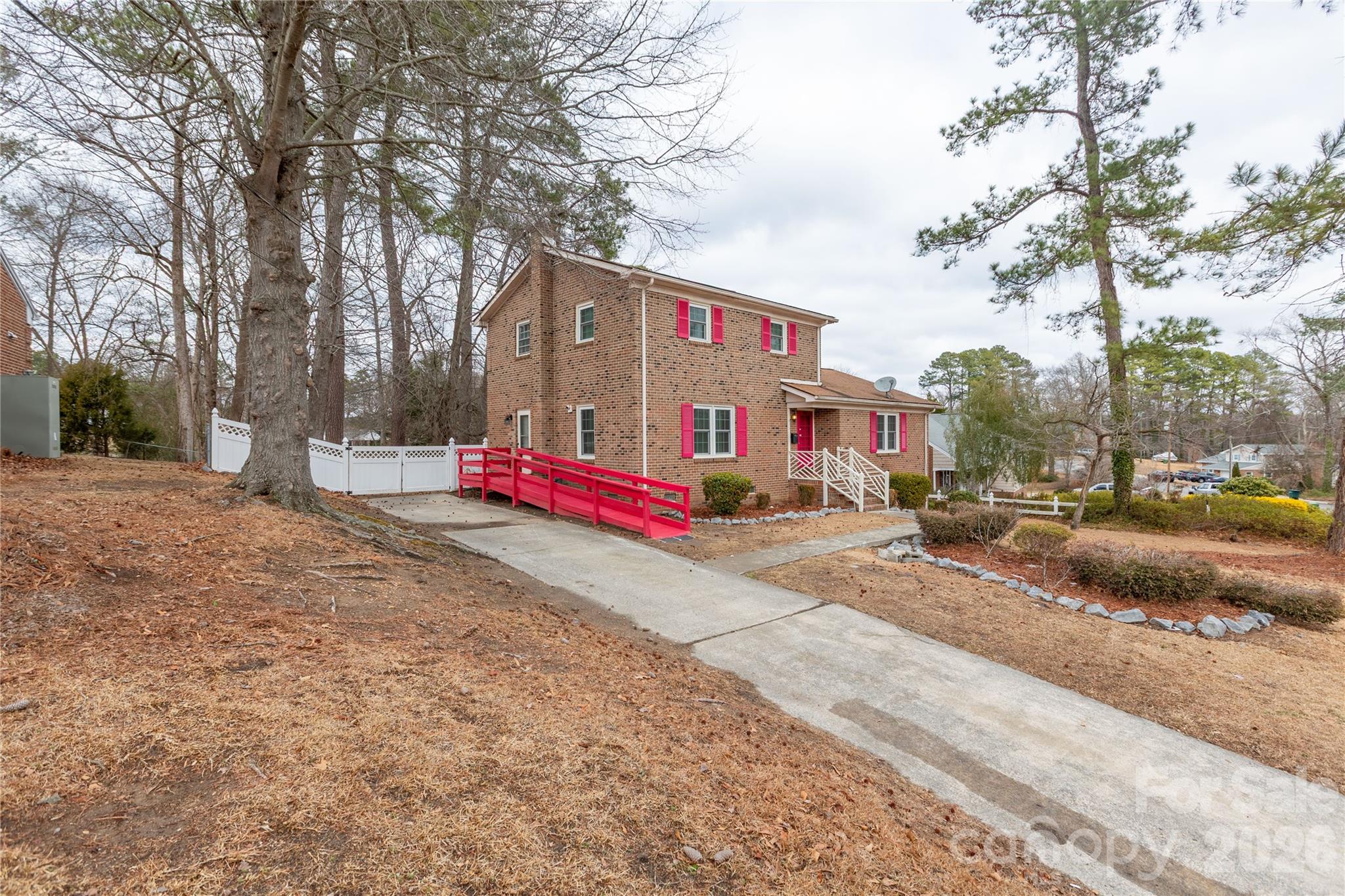 611 Park Avenue Property Photo 5