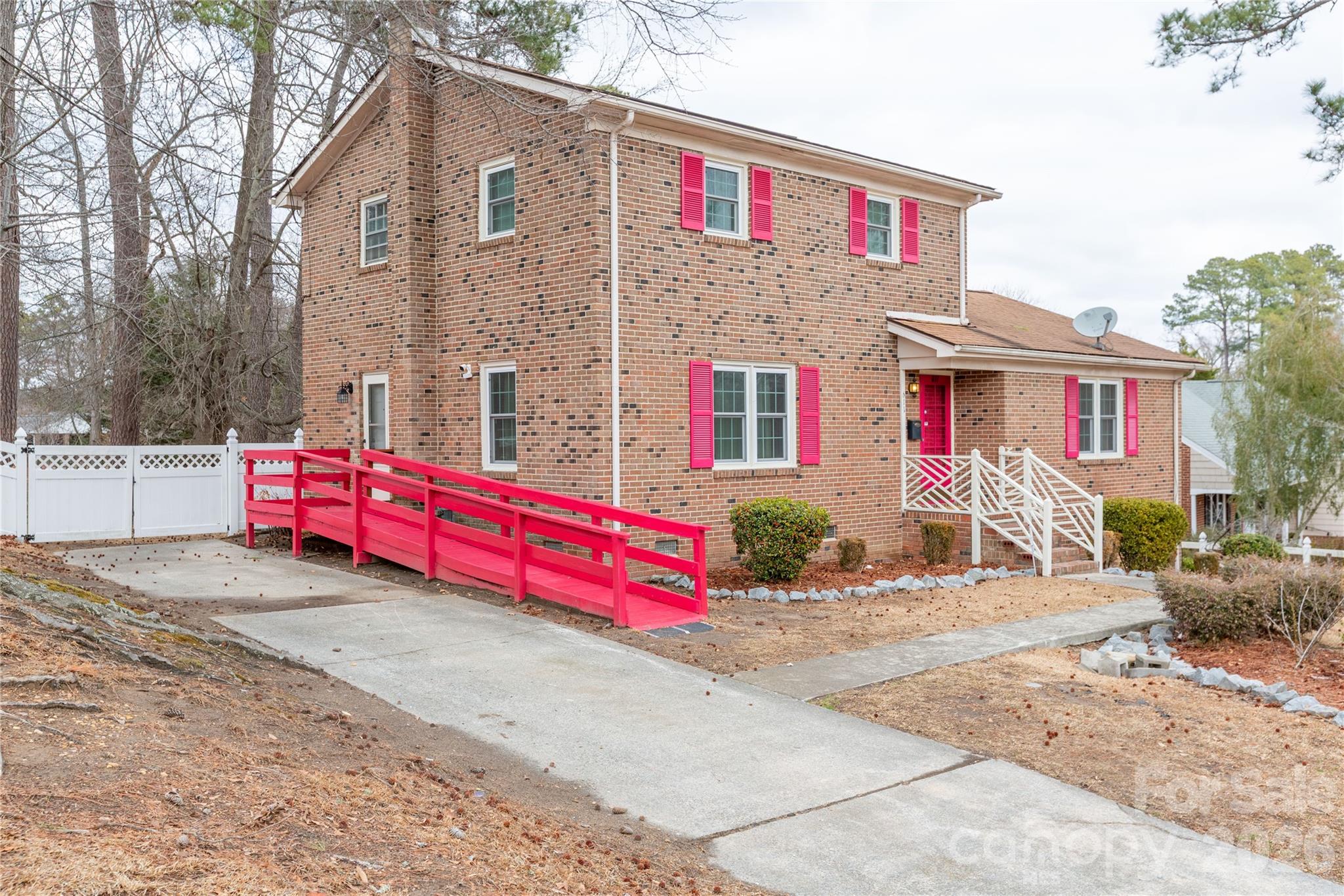 611 Park Avenue Property Photo 6