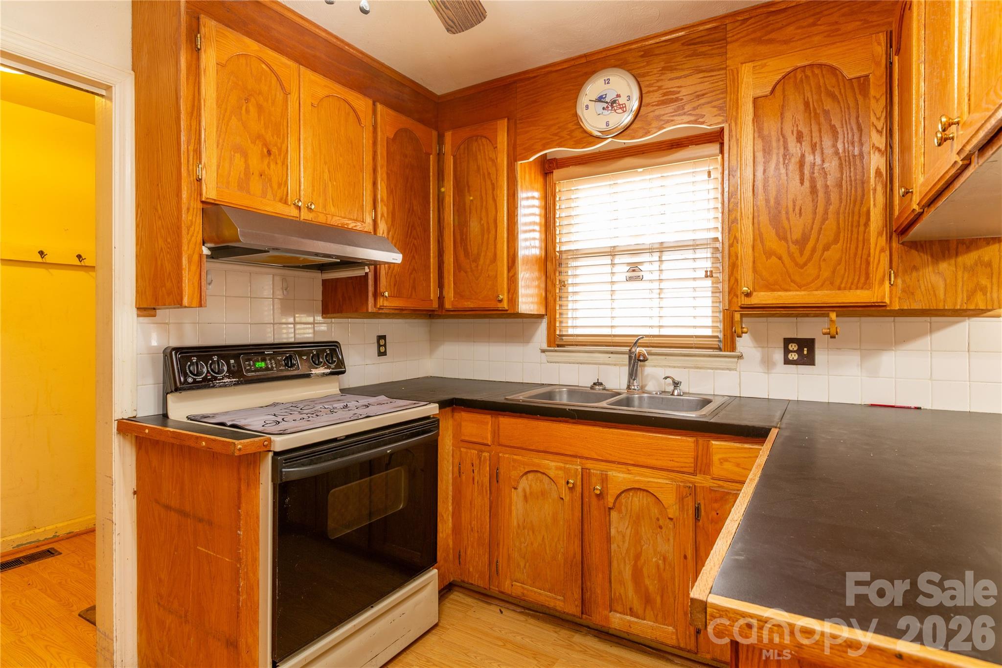 611 Park Avenue Property Photo 7