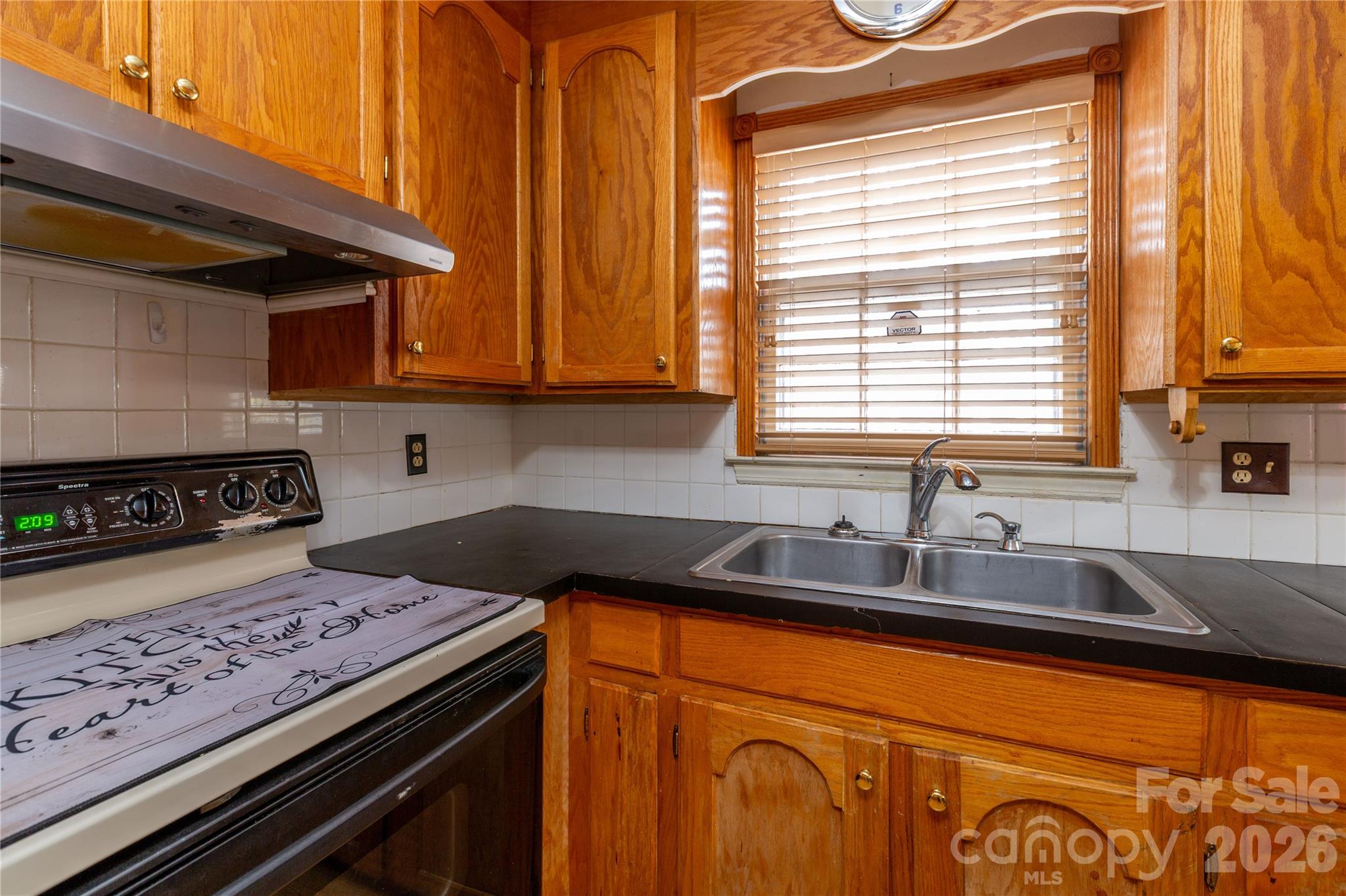 611 Park Avenue Property Photo 10