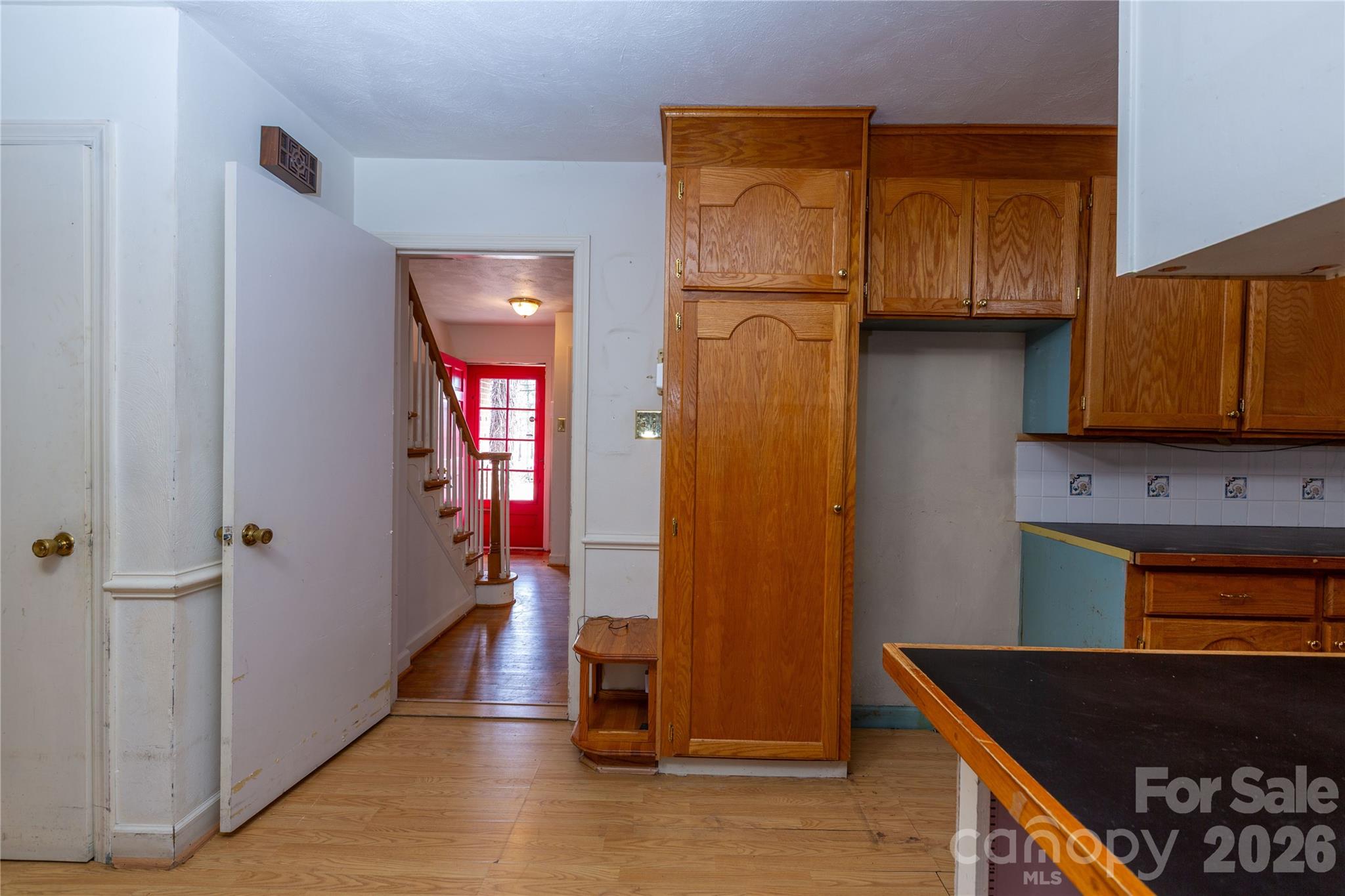 611 Park Avenue Property Photo 11