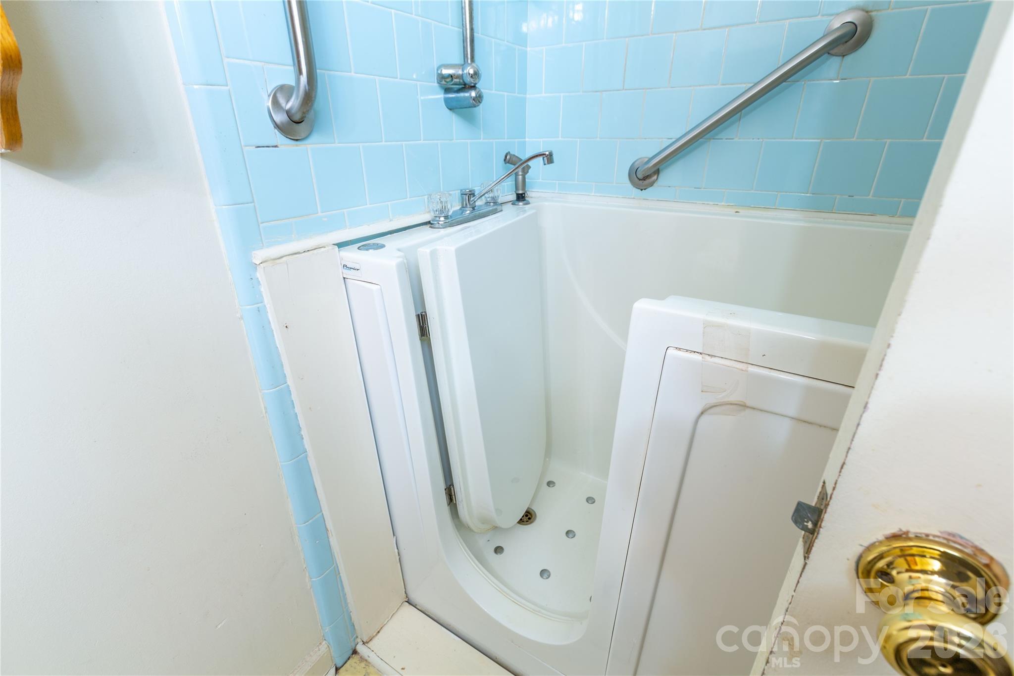 611 Park Avenue Property Photo 21