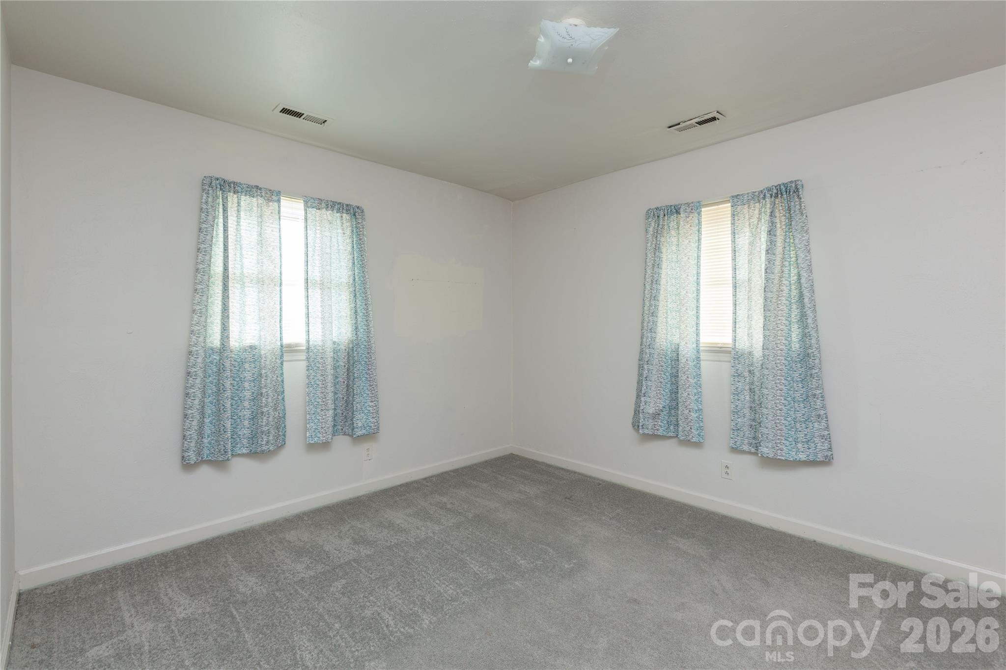 611 Park Avenue Property Photo 25