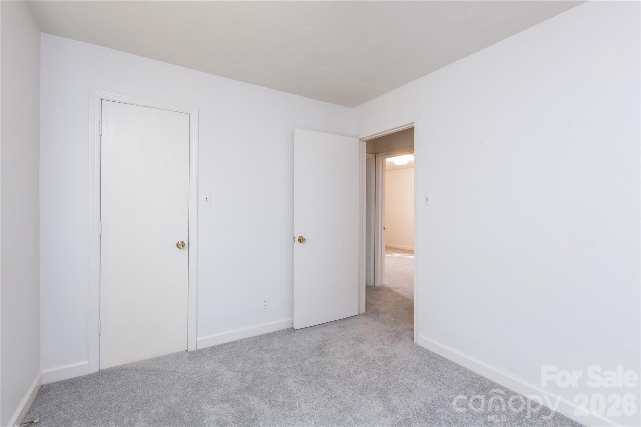 611 Park Avenue Property Photo 27