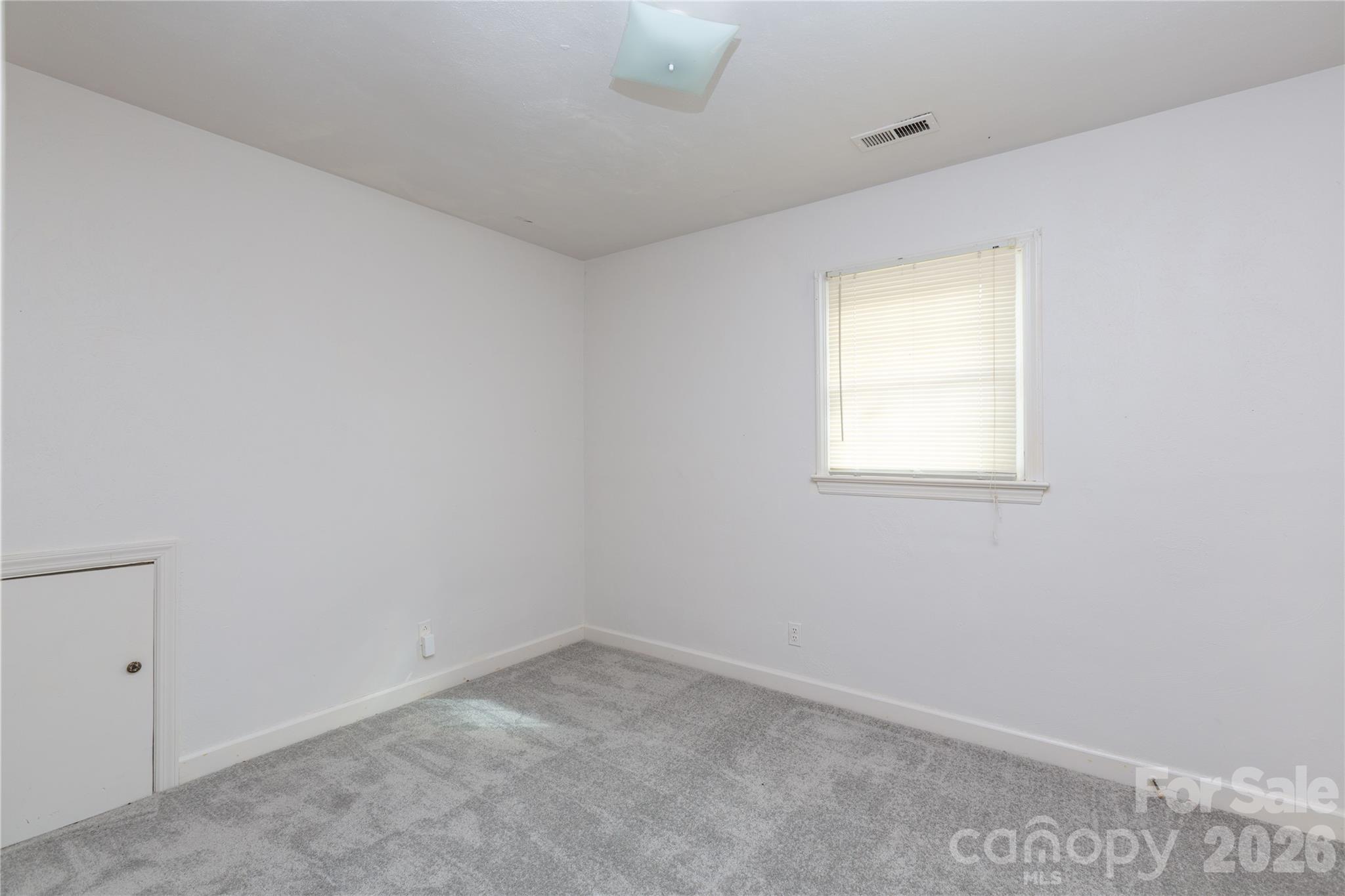 611 Park Avenue Property Photo 28