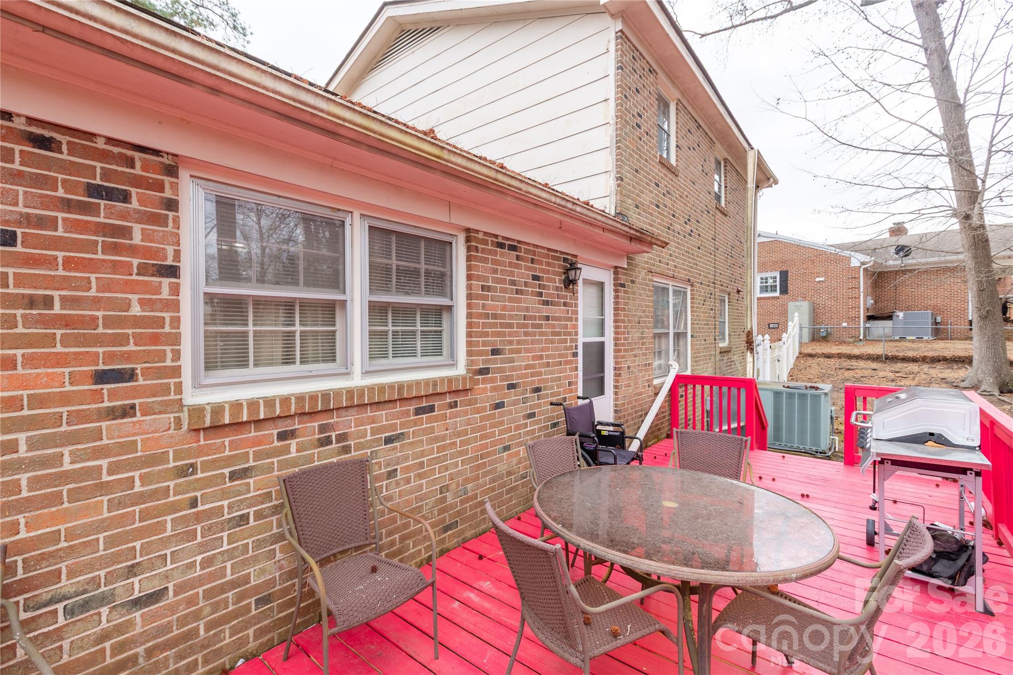 611 Park Avenue Property Photo 34