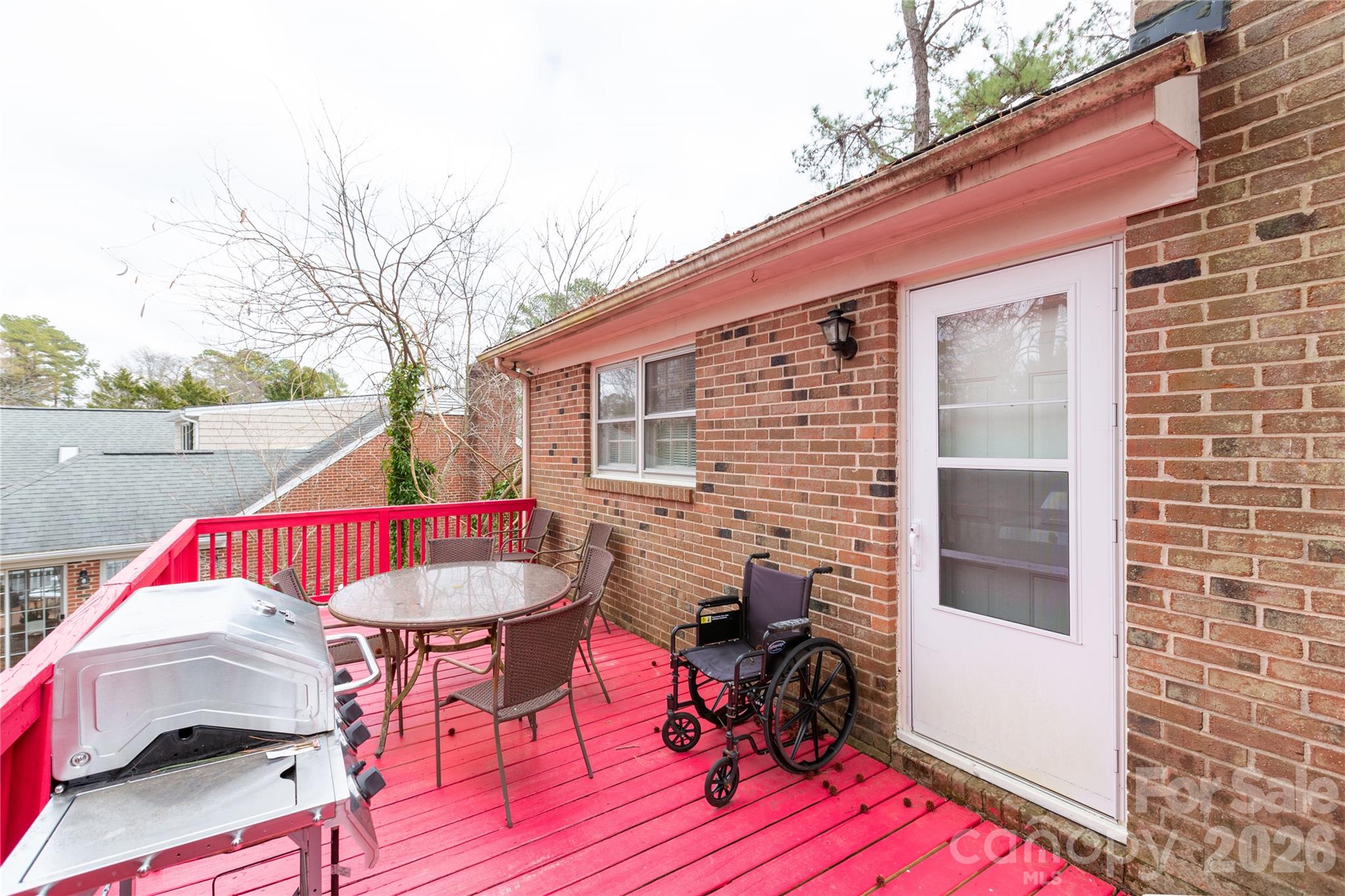 611 Park Avenue Property Photo 35
