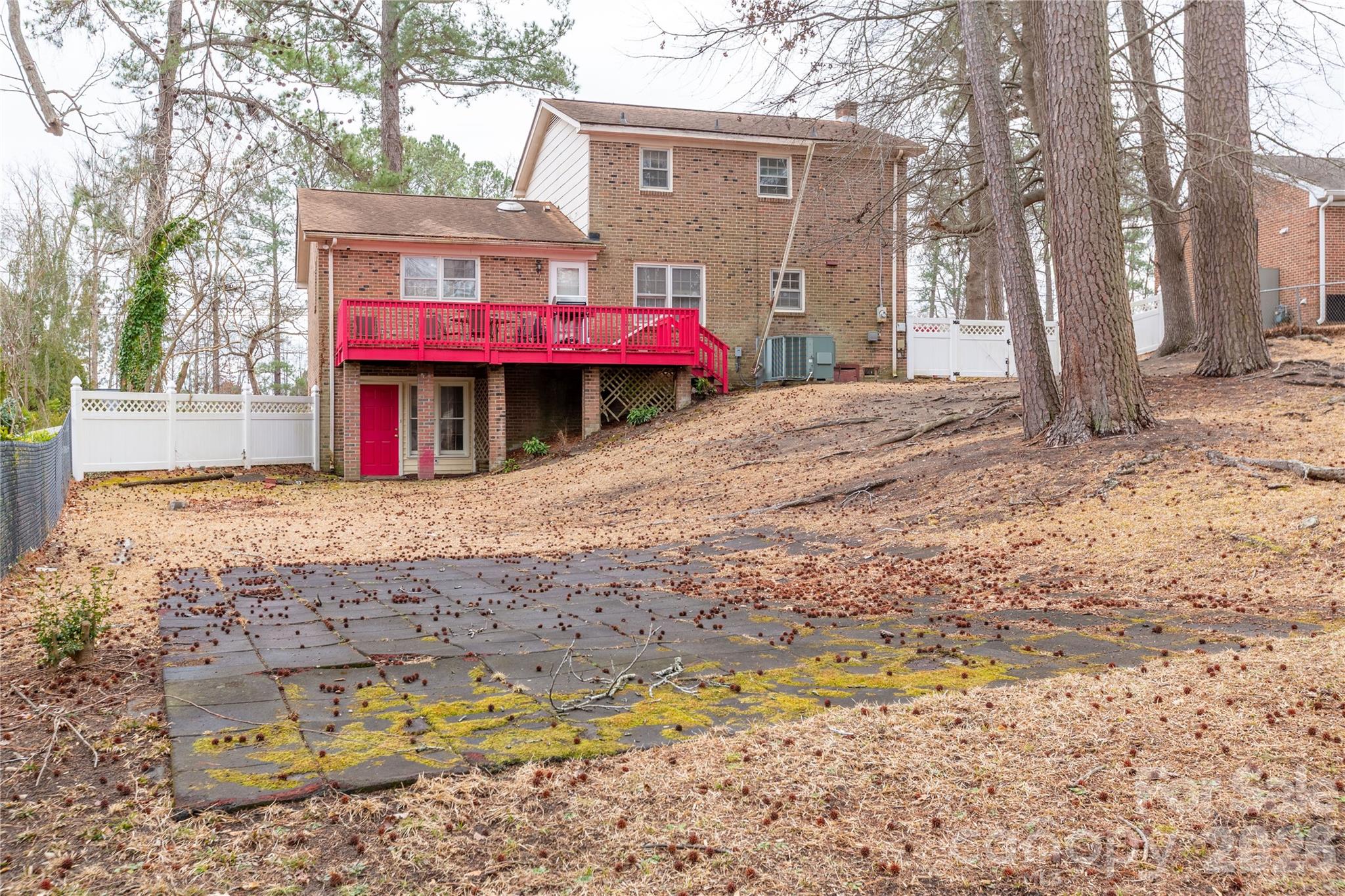 611 Park Avenue Property Photo 38