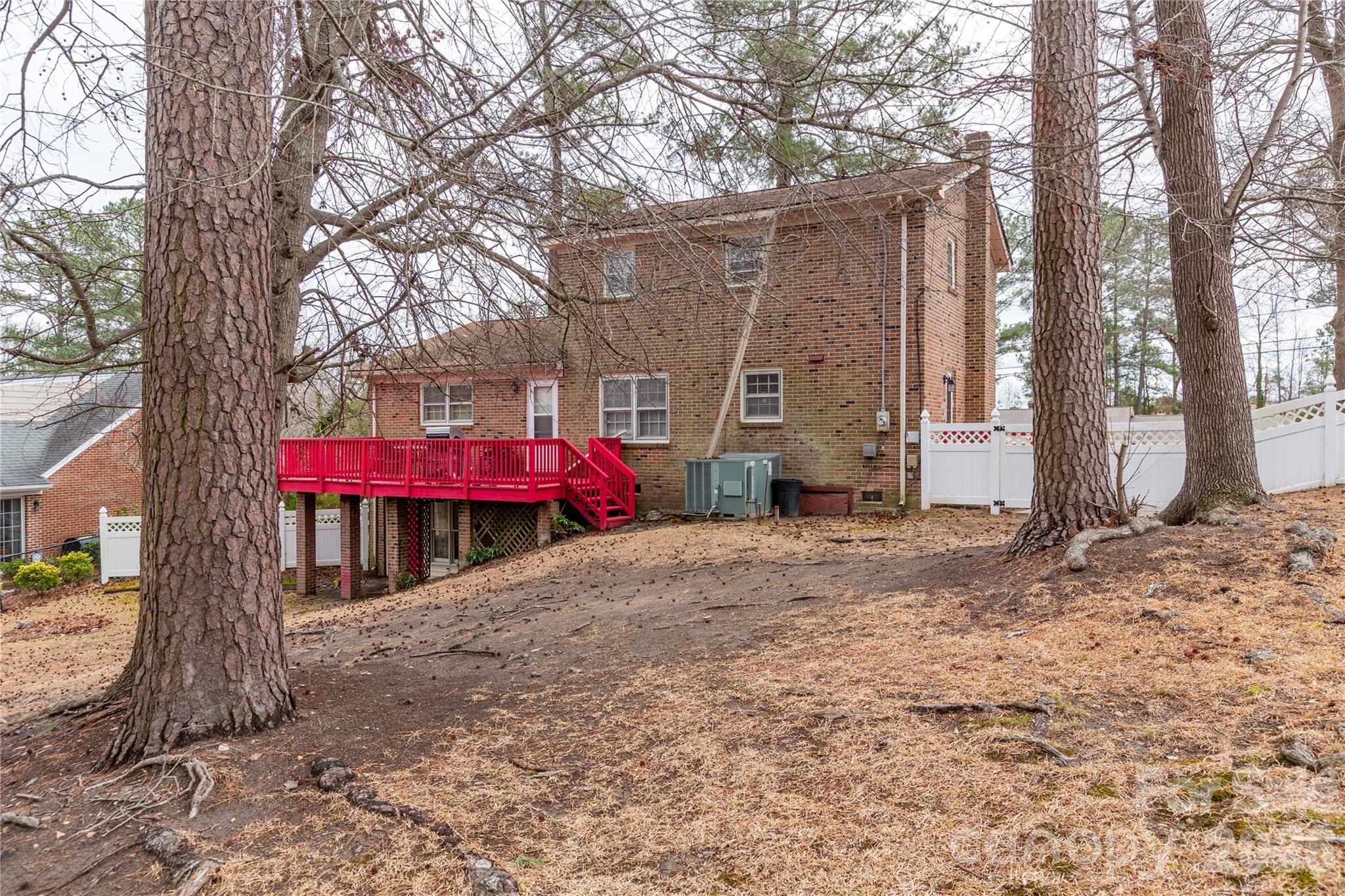 611 Park Avenue Property Photo 39