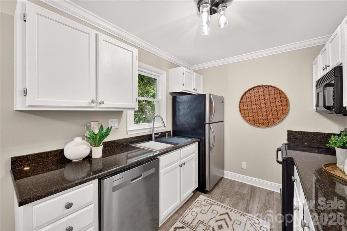 430 Queens Road 221 Property Photo 4