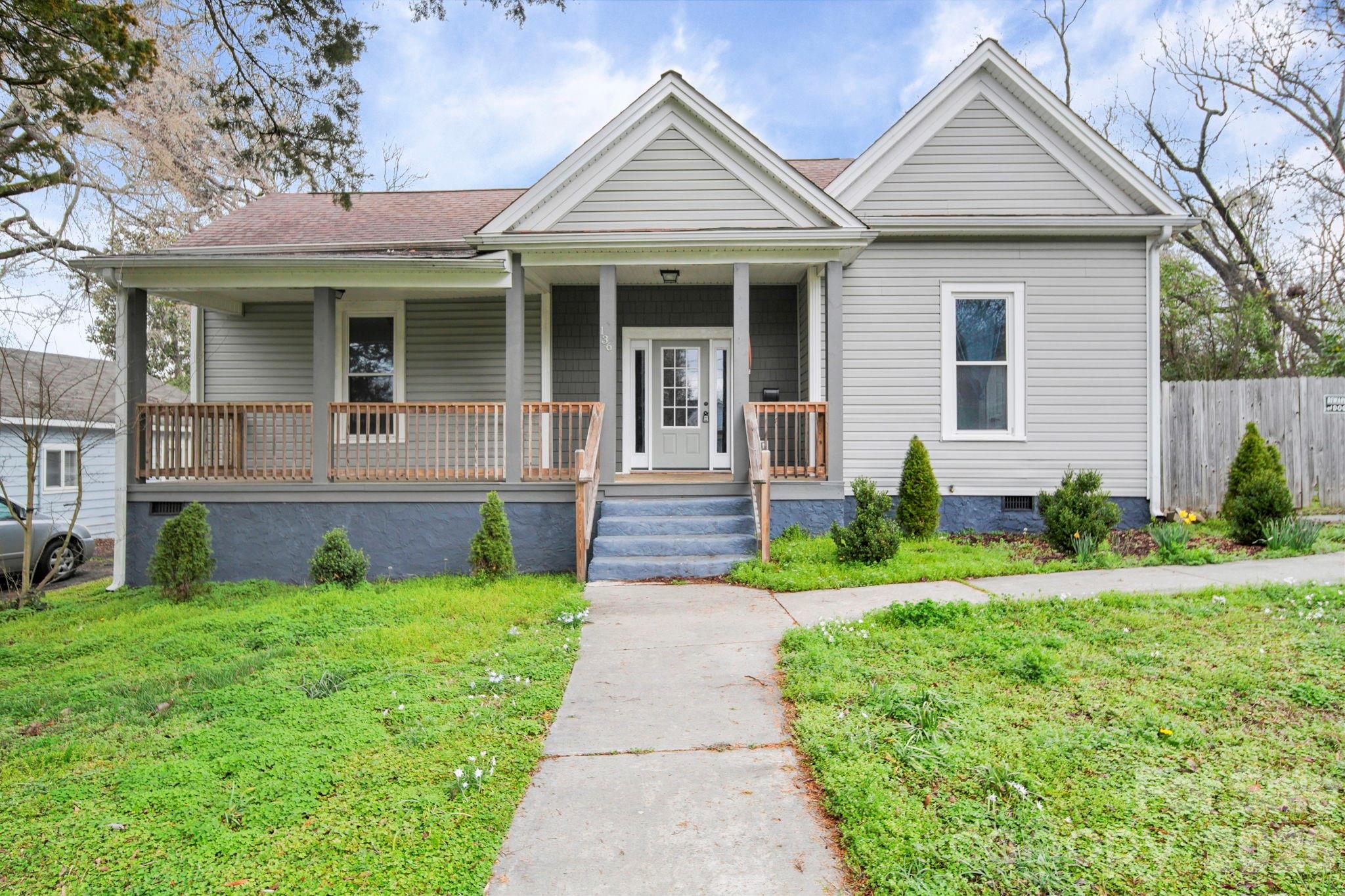 136 E Lacy Street Property Photo 1