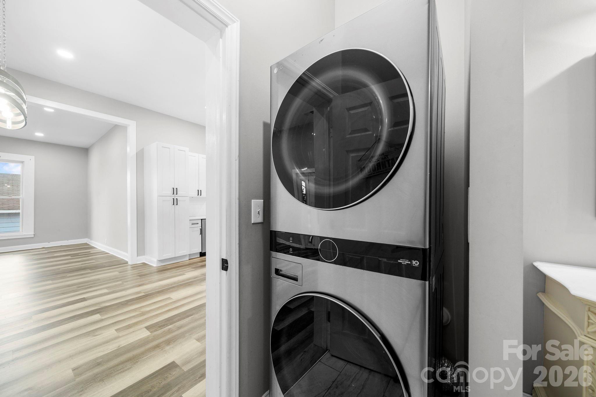 136 E Lacy Street Property Photo 14